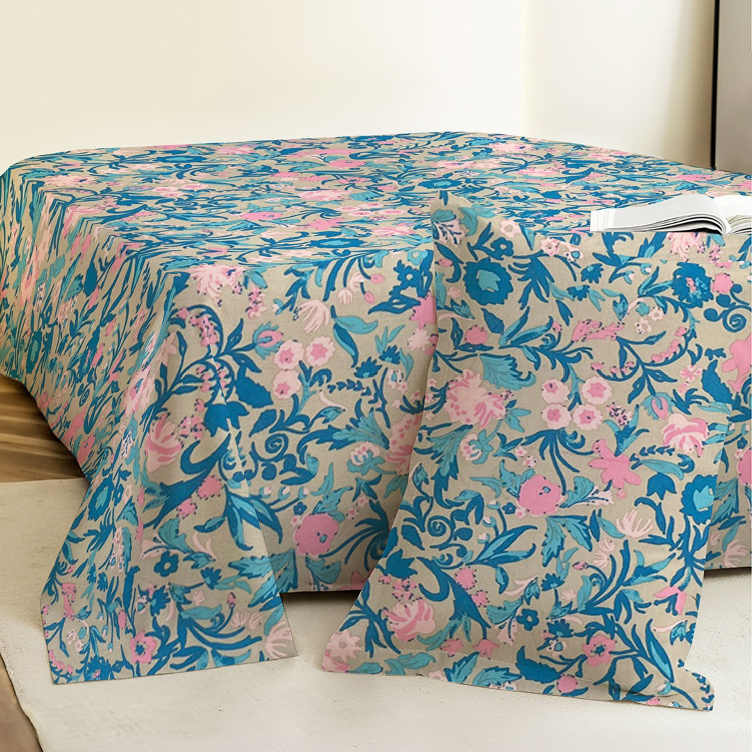 Image of Weave & Decor Cotton Single Flat 144 TC Printed 1 Summer Bedsheet with 2 Pillow Covers