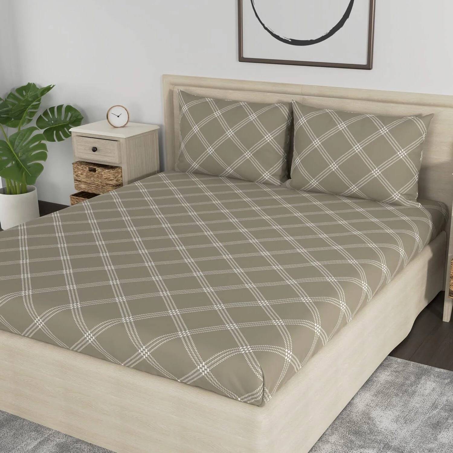 HIDECOR Microfiber King Flat 280 TC Geometric 1 Bedsheet with 2 P
