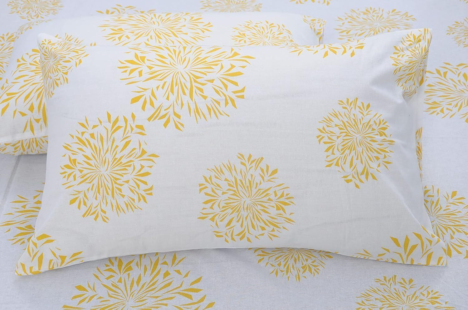 Image of Huesland Cotton Single Fitted (Elastic) 144 TC Floral 1 Bedsheet with 2 Pillow Covers
