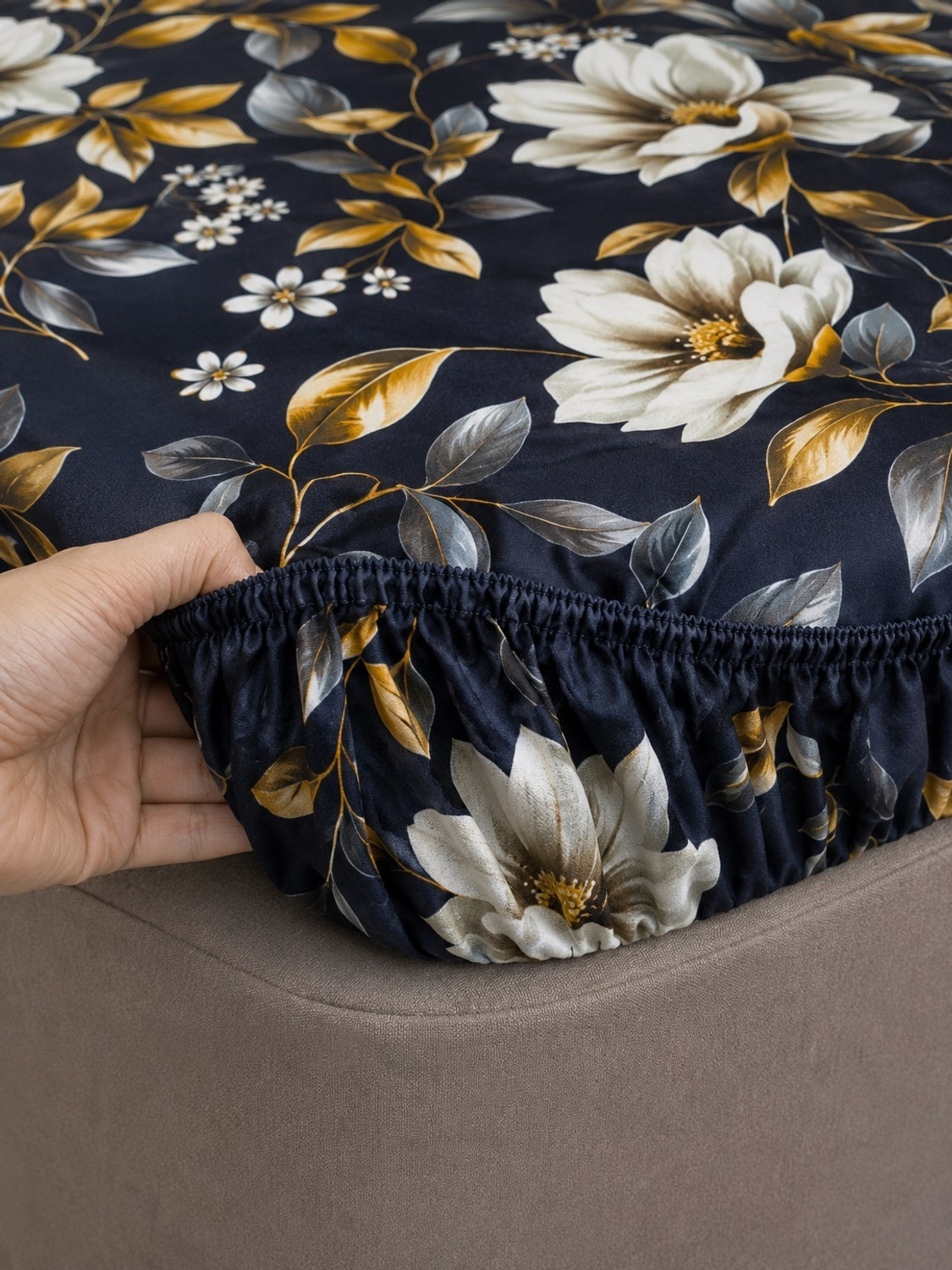 Image of AMEYAA Cotton Double, King Fitted (Elastic) 320 TC Printed 1 Summer Bedsheet with 2 Pillow Covers