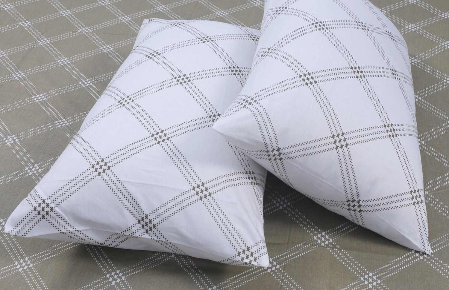Image of Huesland Cotton Single Flat 210 TC Geometric 1 Bedsheet with 2 Pillow Covers