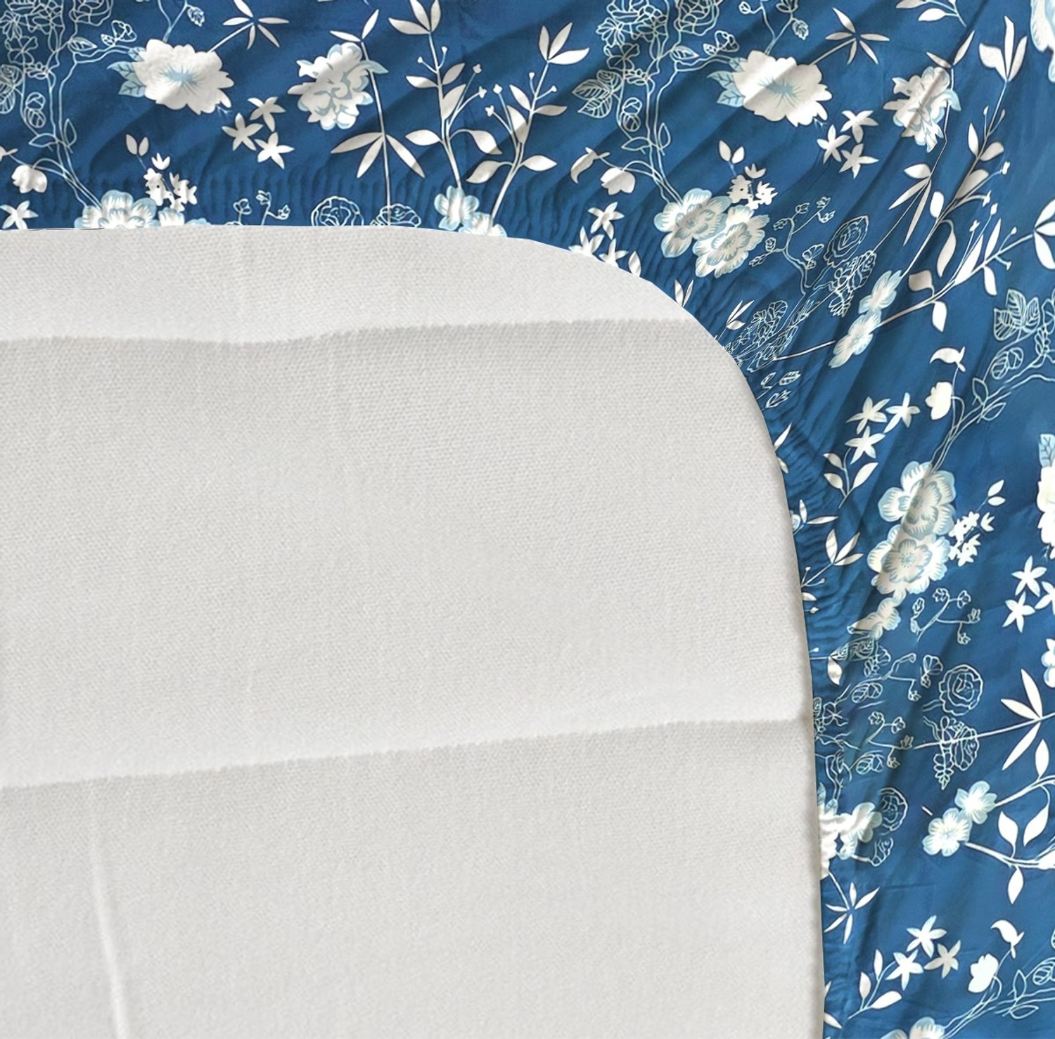 Image of CARLTON LONDON Microfiber Double Fitted (Elastic) 104 TC Printed 1 Bedsheet with 2 Pillow Covers
