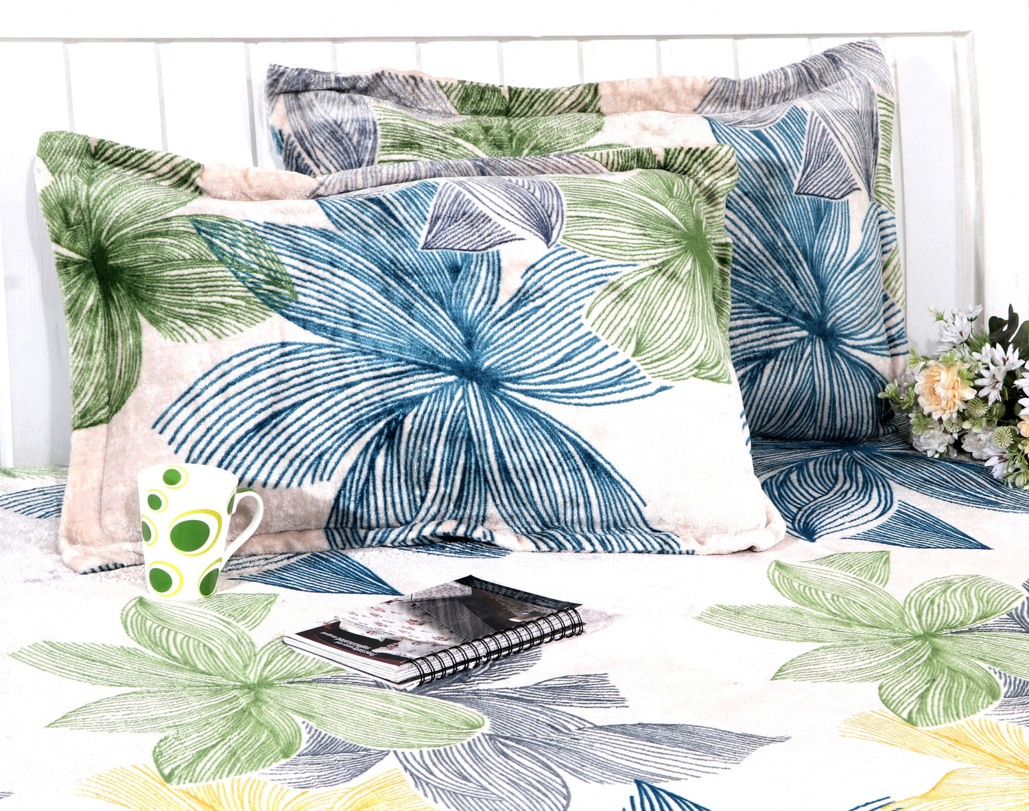 Image of real dream Velvet Double Fitted (Elastic) 310 TC Floral 1 Winter Bedsheet with 2 Pillow Covers