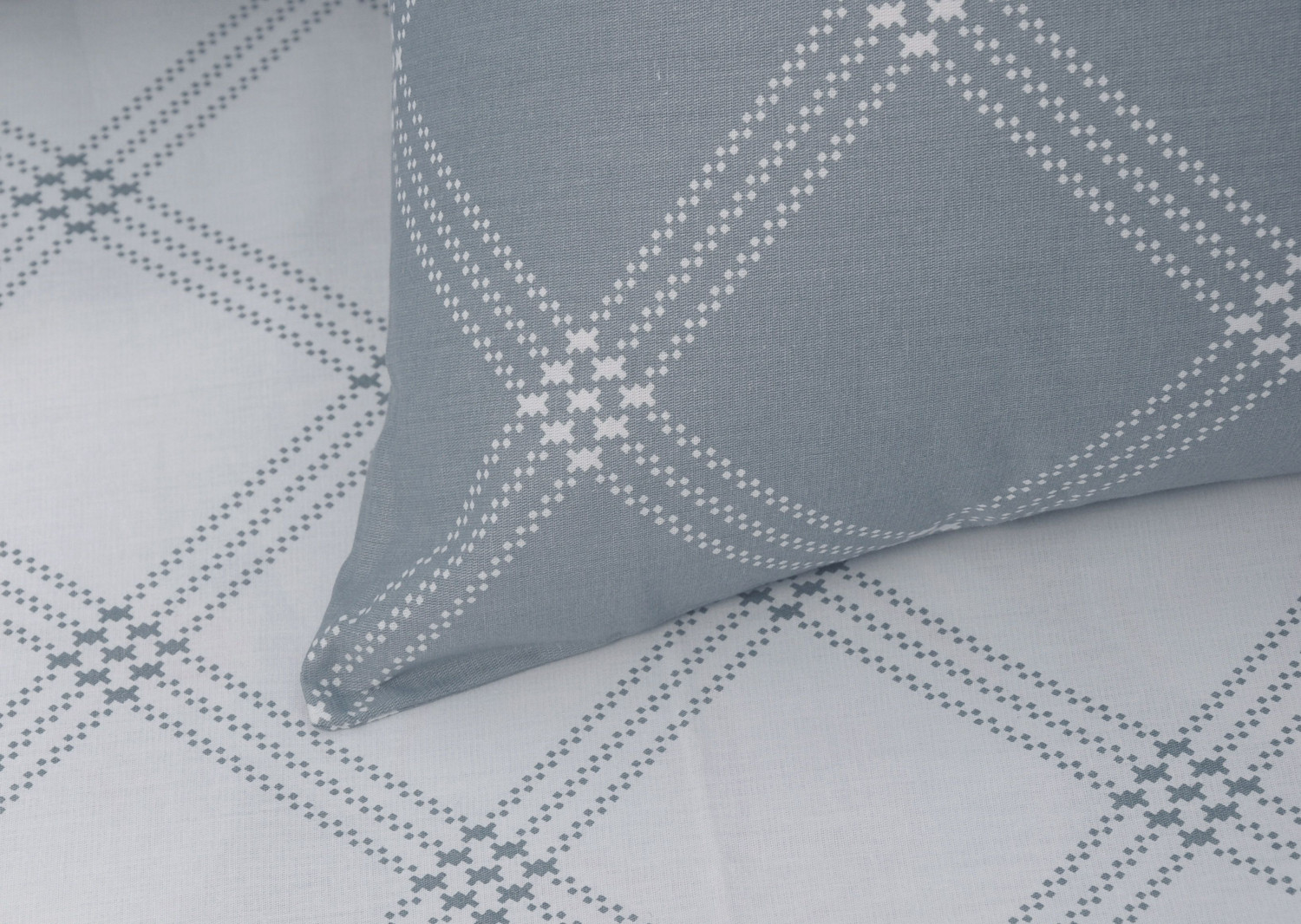 Image of Huesland Cotton Single Flat 210 TC Geometric 1 Bedsheet with 2 Pillow Covers