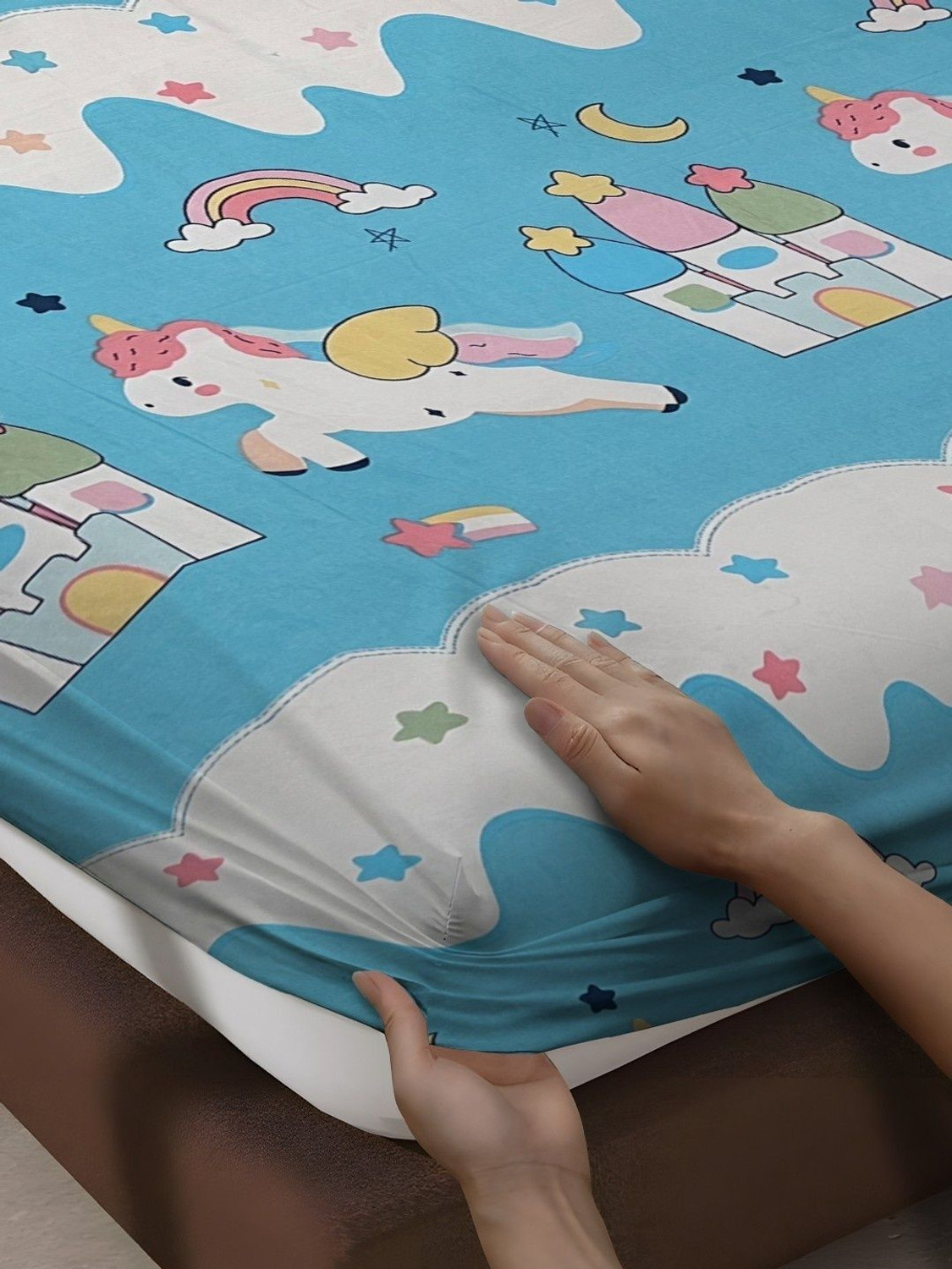 Image of Weave & Decor Microfiber Super King Fitted (Elastic) 300 TC Cartoon 1 Bedsheet with 2 Pillow Covers