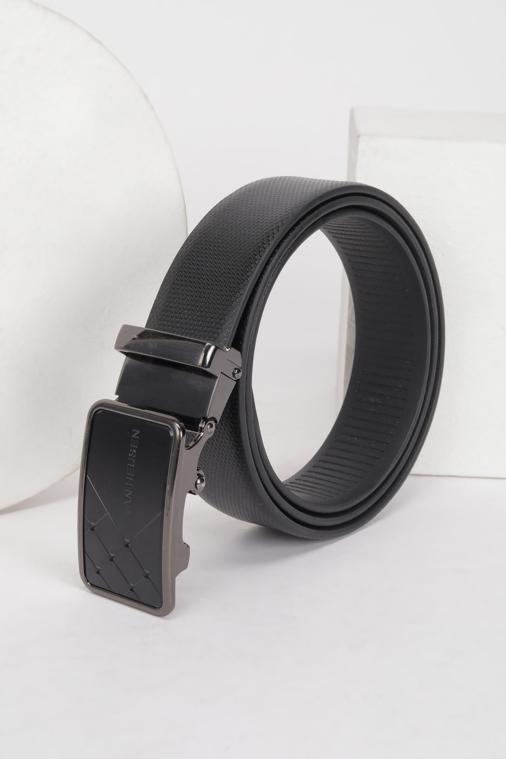 Image of VAN HEUSEN Men Black Genuine Leather Belt