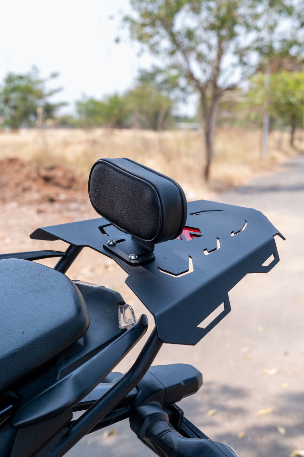 MOXZILLA Adjustable Passenger Backrest - Image 2