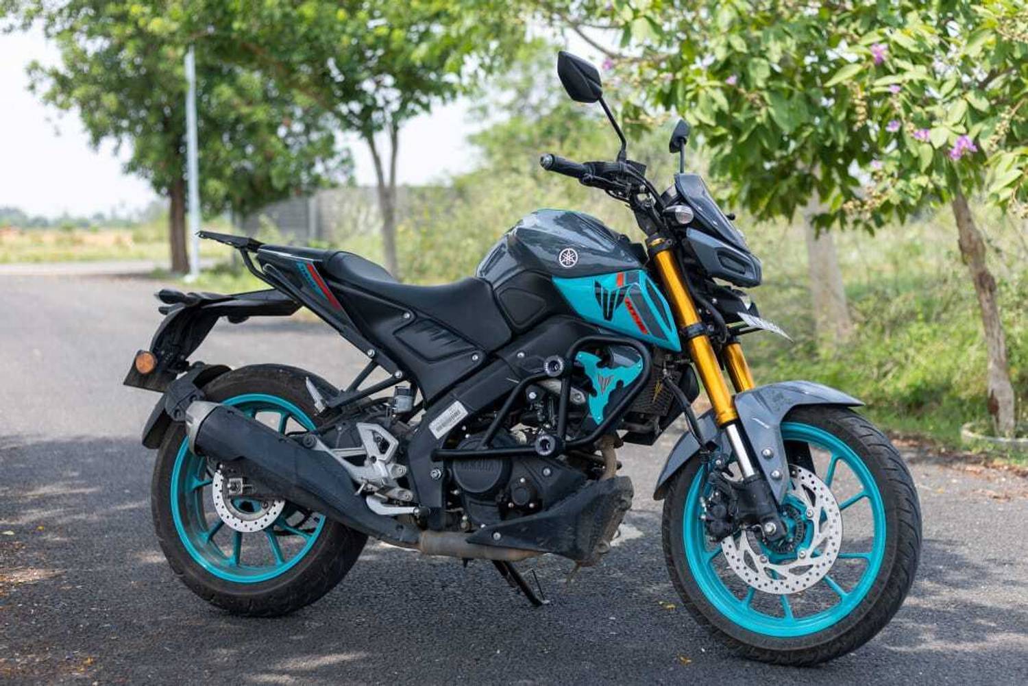 mt15-warrior-crash-guard-cyan-