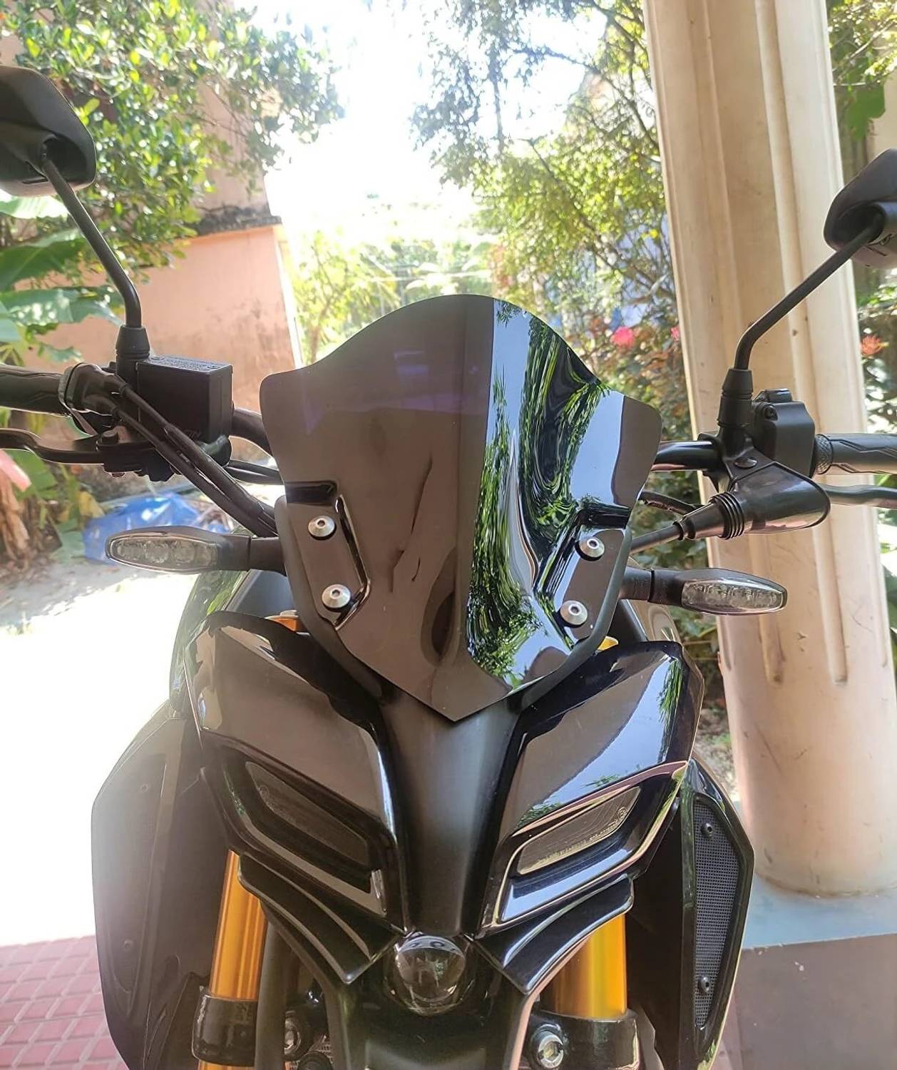 Am Auto Tredy_MT UNI Windshield BK01 Bike Headlight Visor