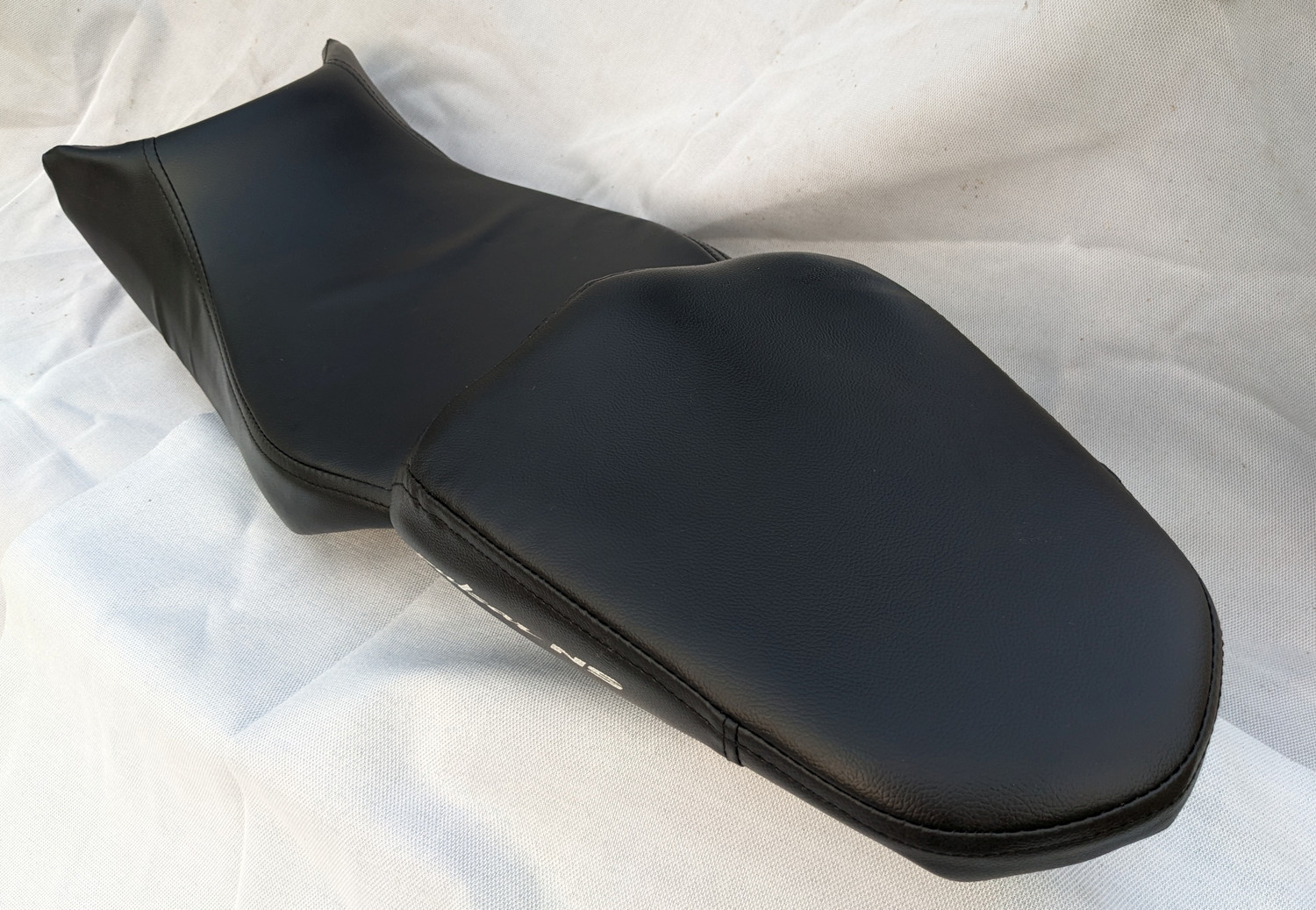 Image of AUTOLEOPARD PULSAR NS 125 /160 /200 SEAT COVER Split Bike Seat Cover For Bajaj Pulsar