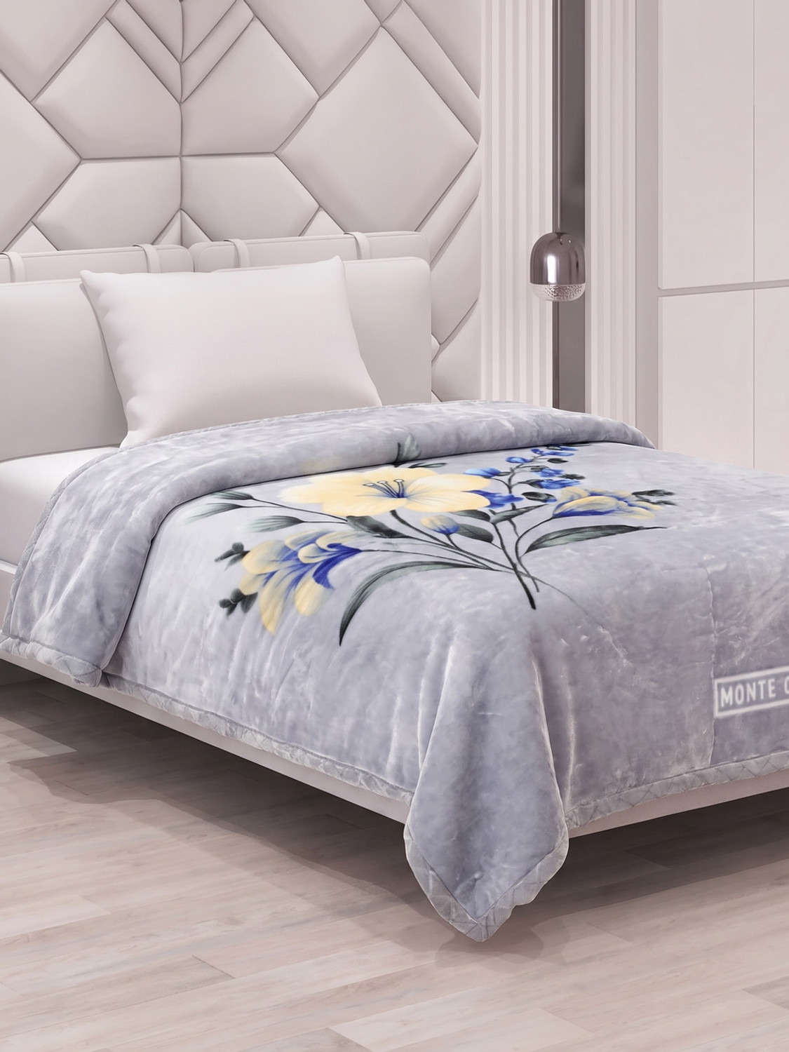 Image of MONTE CARLO Floral Double Mink Blanket for Heavy Winter (Polyester, Light Blue)