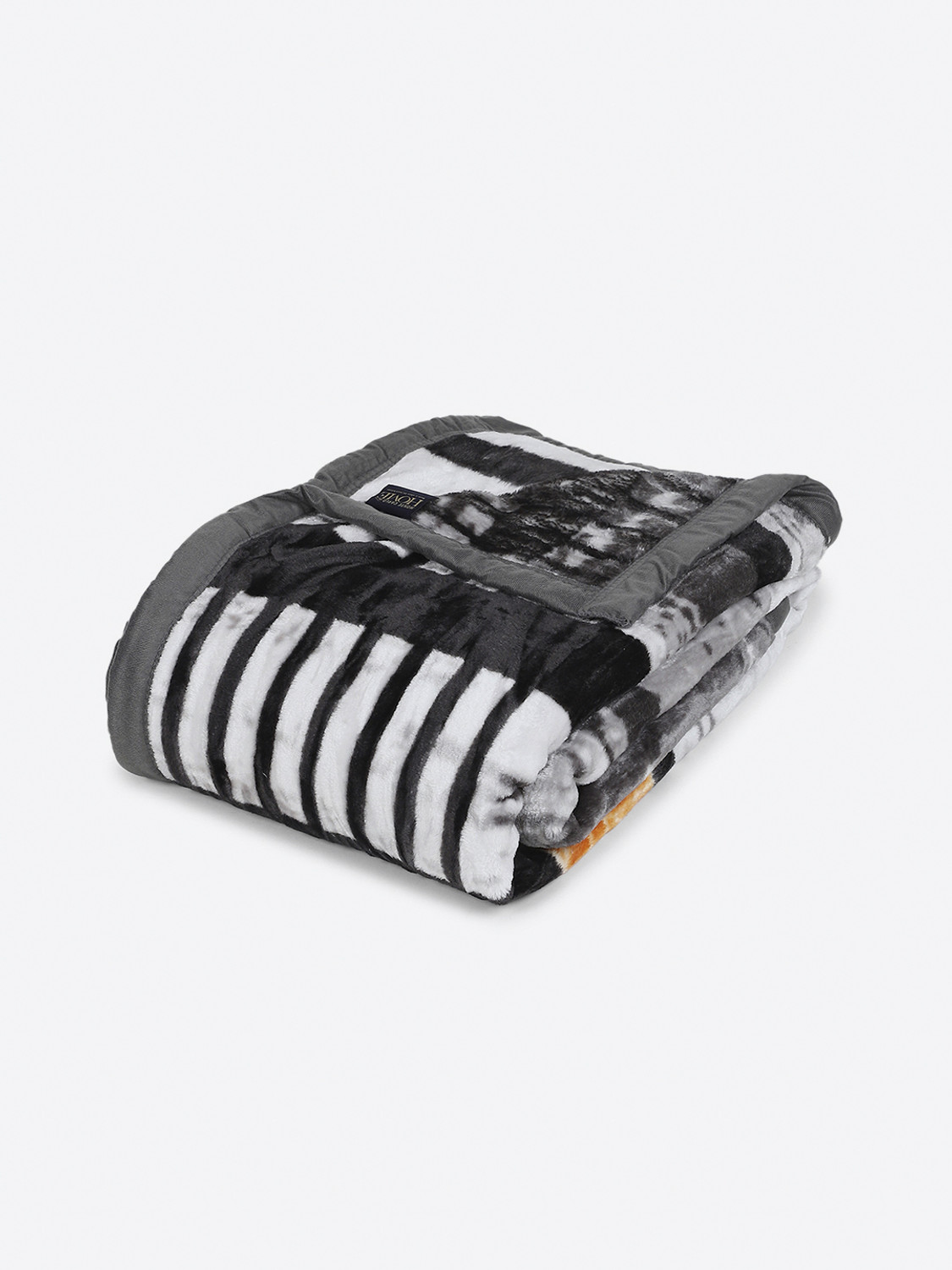 Image of MONTE CARLO Printed Single Mink Blanket for Mild Winter