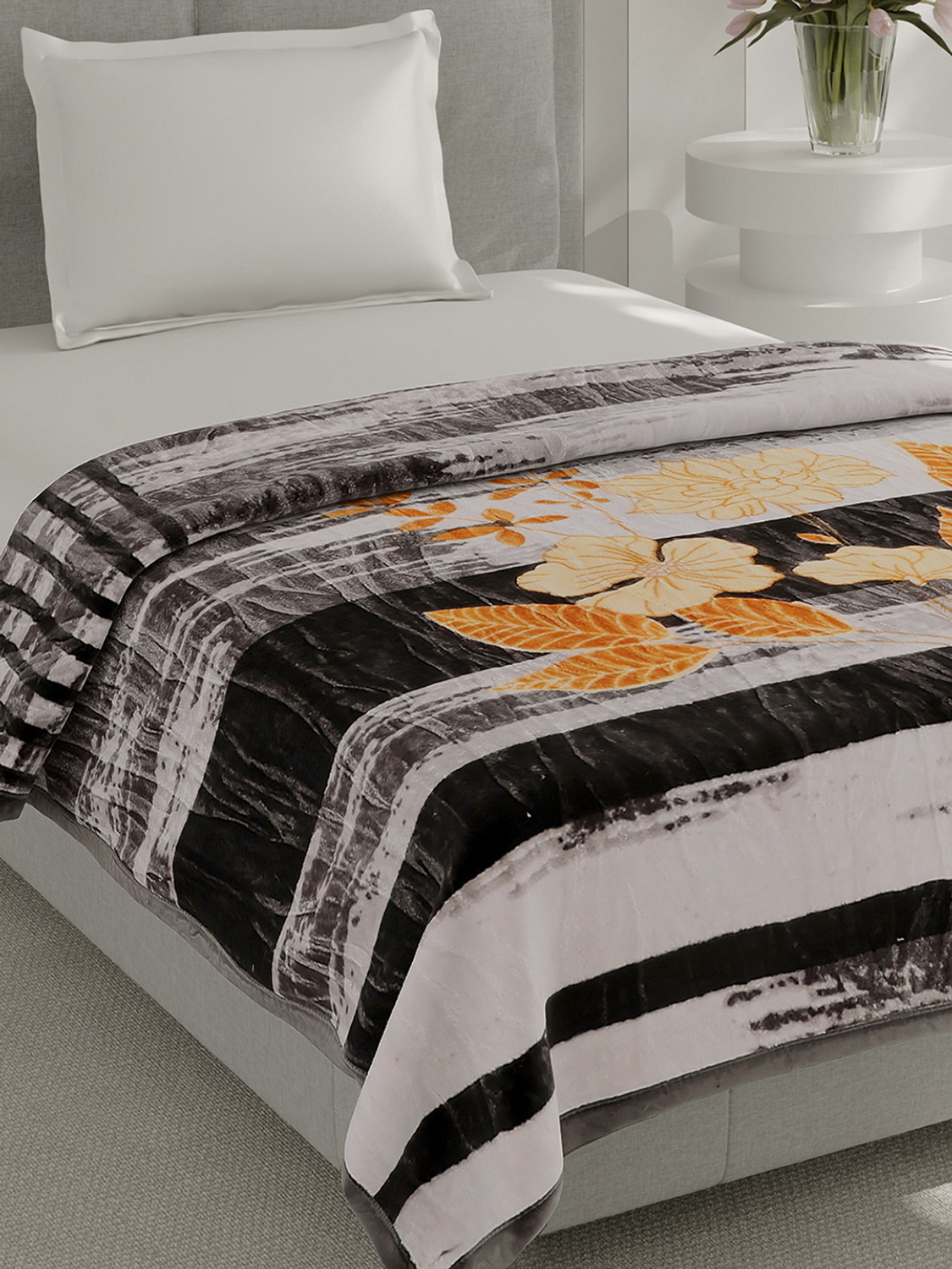 Image of MONTE CARLO Printed Single Mink Blanket for Mild Winter
