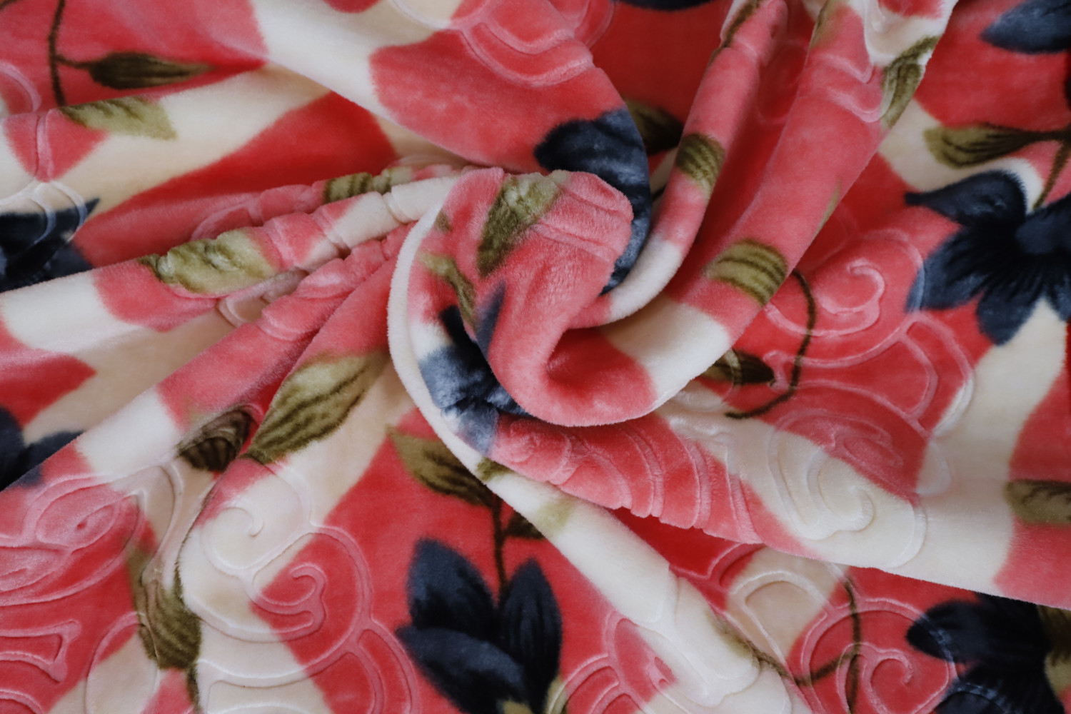 Image of RIAN Floral Double Mink Blanket for Heavy Winter