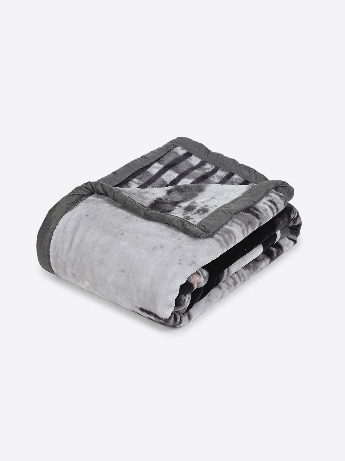 Image of MONTE CARLO Printed Single Mink Blanket for Mild Winter