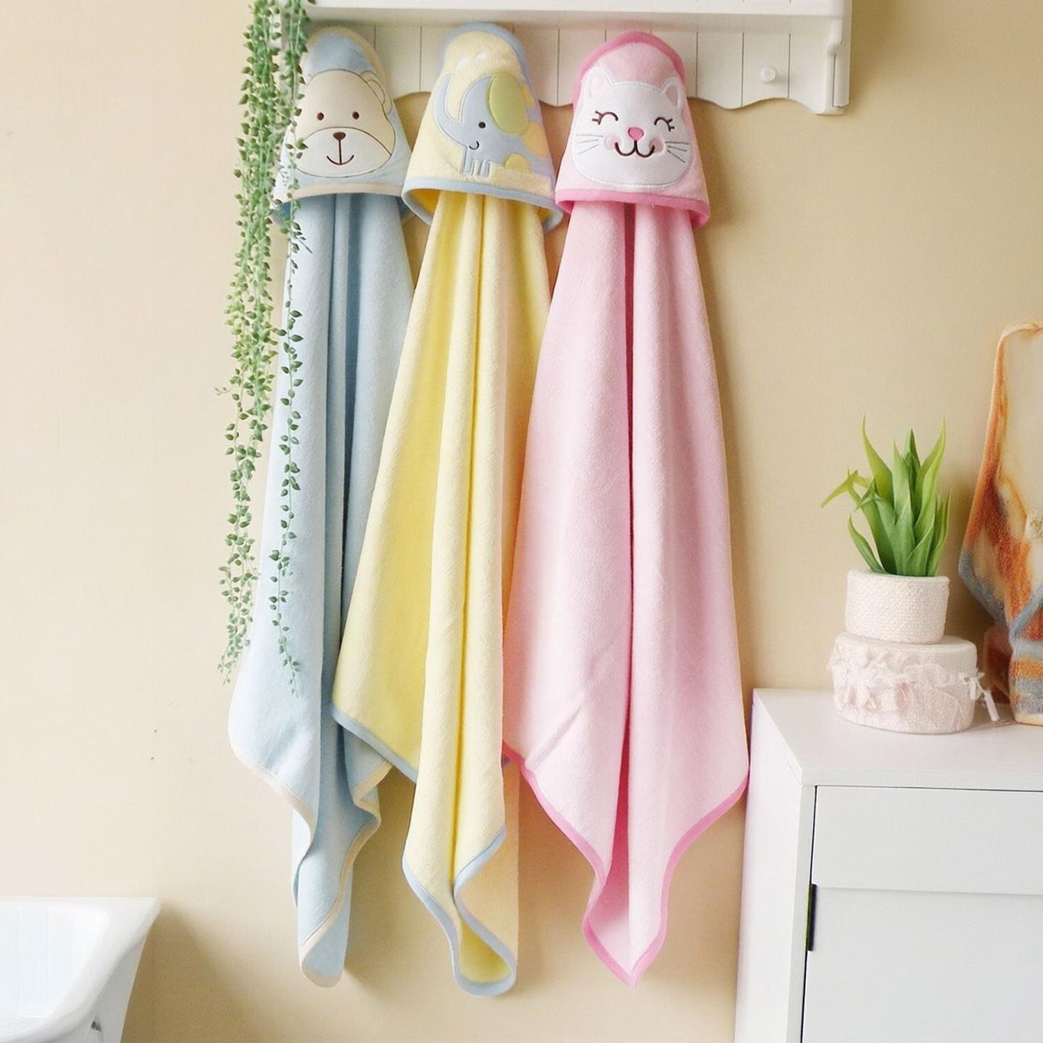Image of Aakriti Embroidered Single Crib Baby Blanket for Heavy Winter