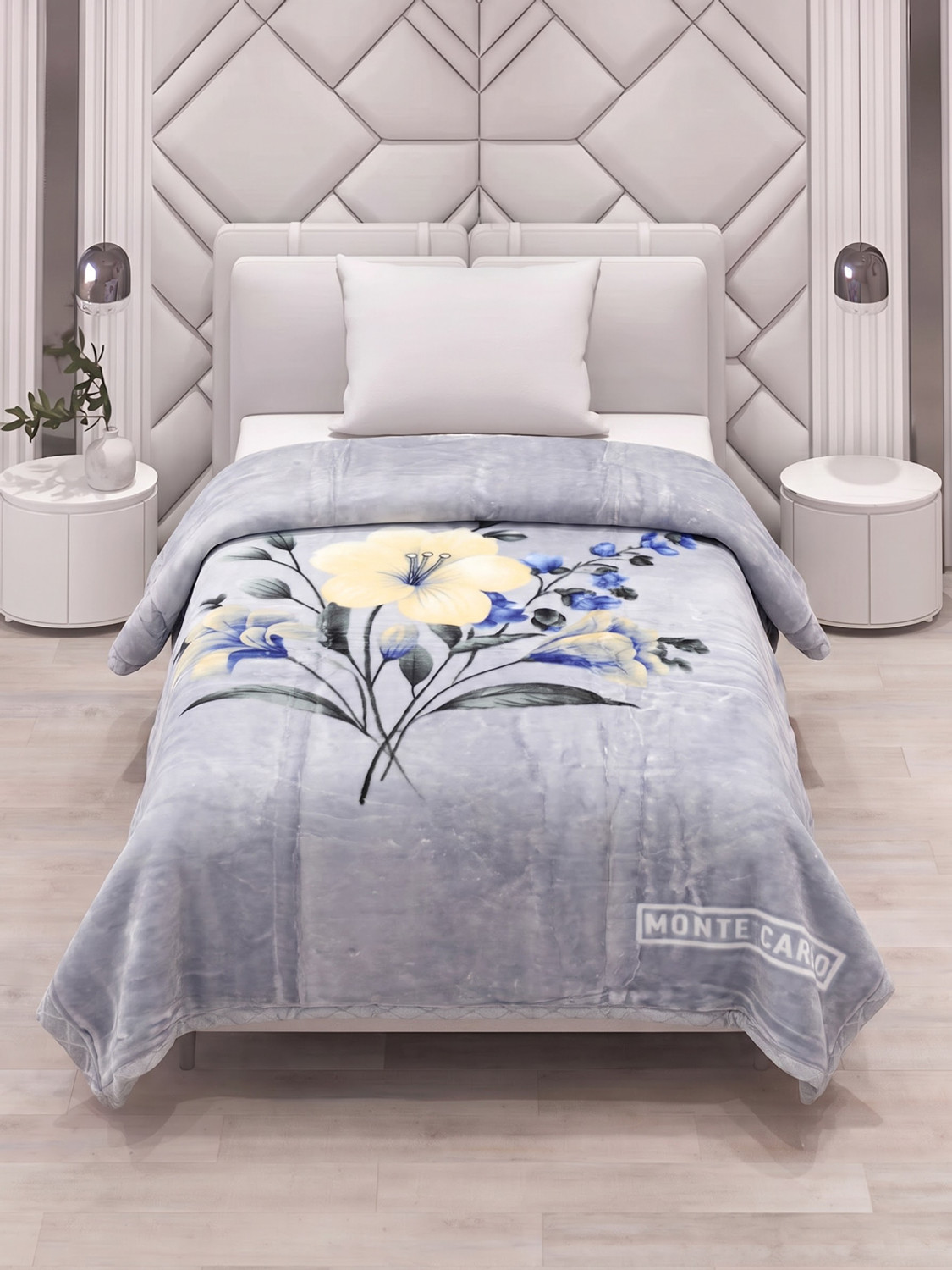 Image of MONTE CARLO Floral Double Mink Blanket for Heavy Winter (Polyester, Light Blue)
