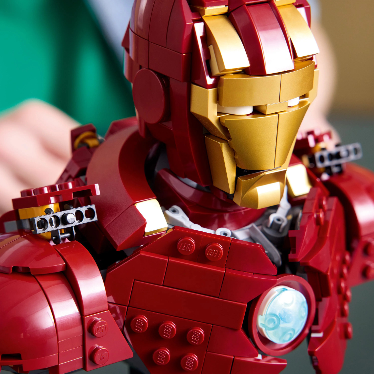 Image of LEGO Marvel Iron Man MK4 Bust, Buildable Model for Adults with Minifigure 76327
