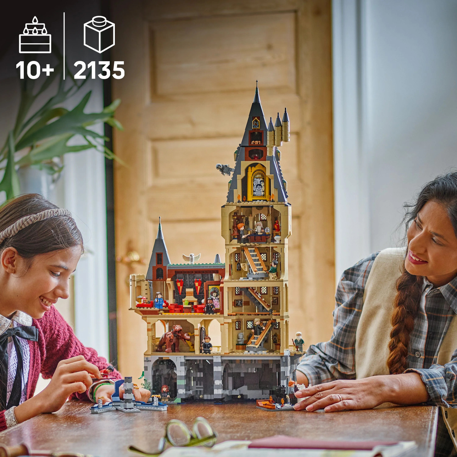 Image of LEGO Harry Potter Hogwarts Castle: The Main Tower Set, Wizard Gift 76454