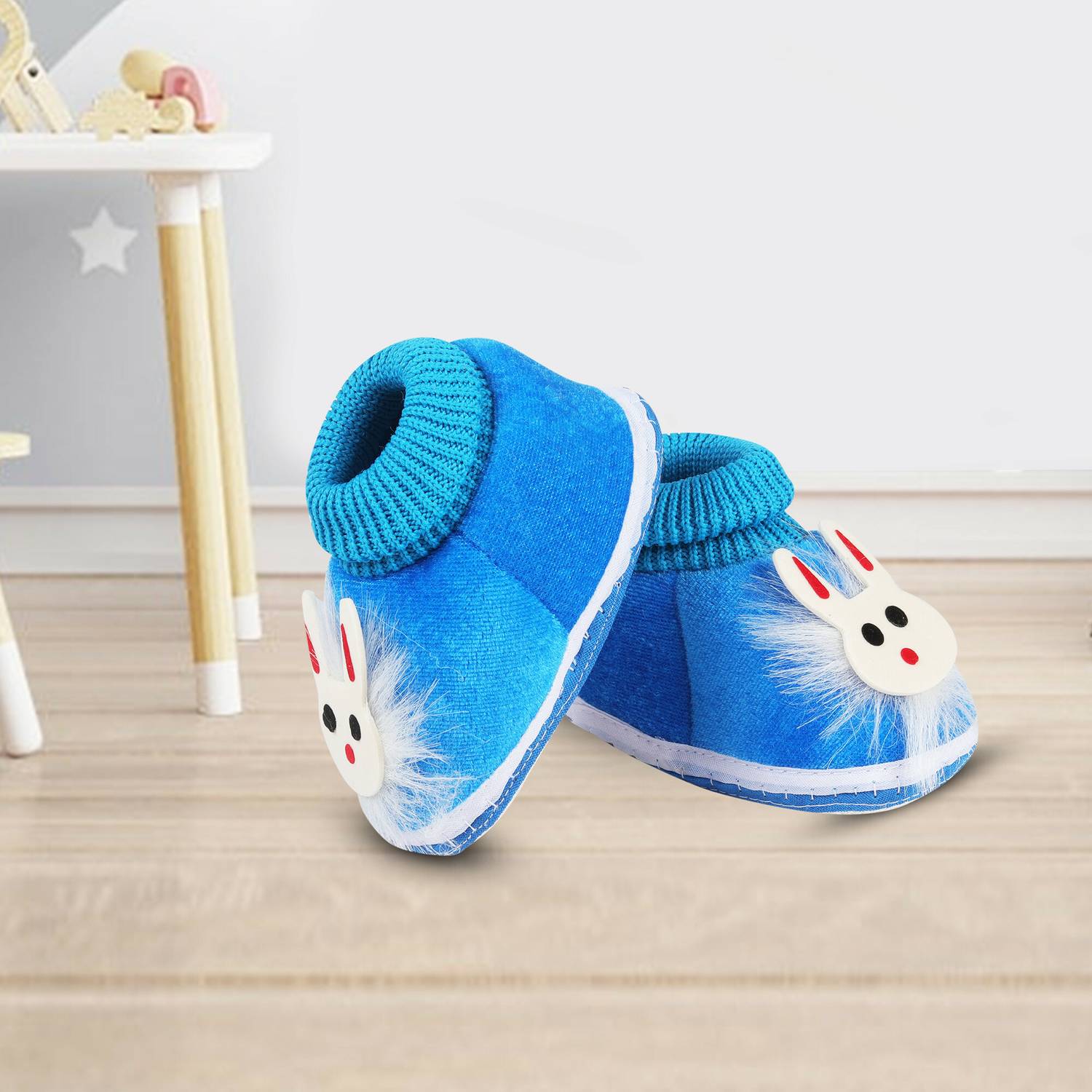 ASHISH TRADERS Booties