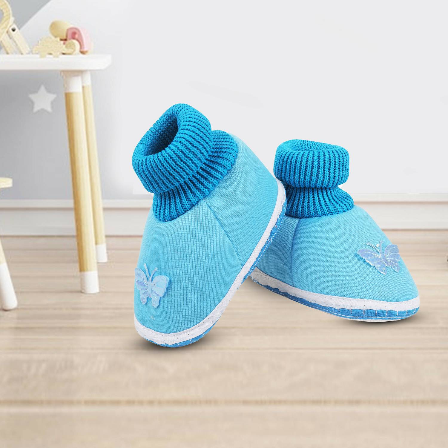 ASHISH TRADERS Booties