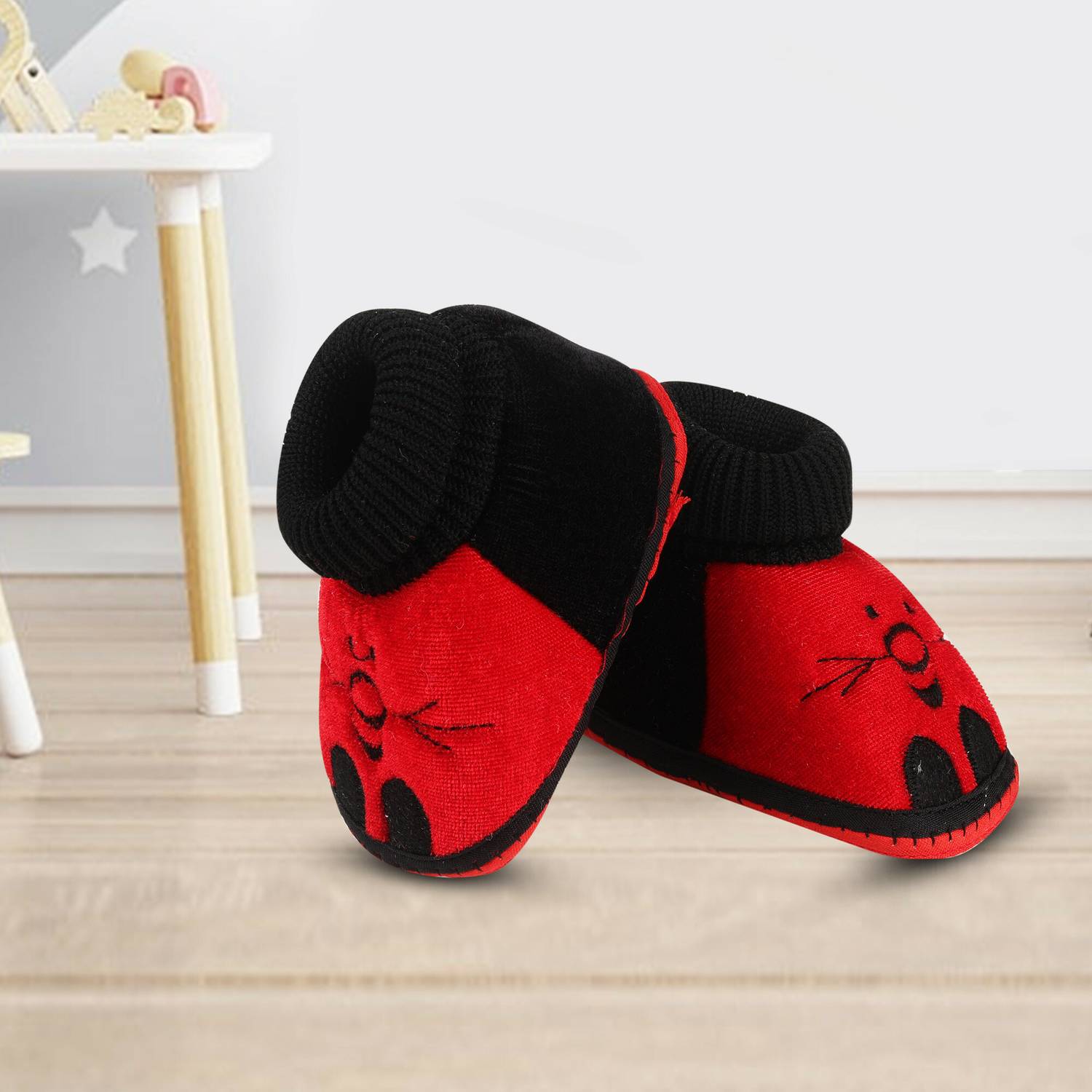ASHISH TRADERS Booties