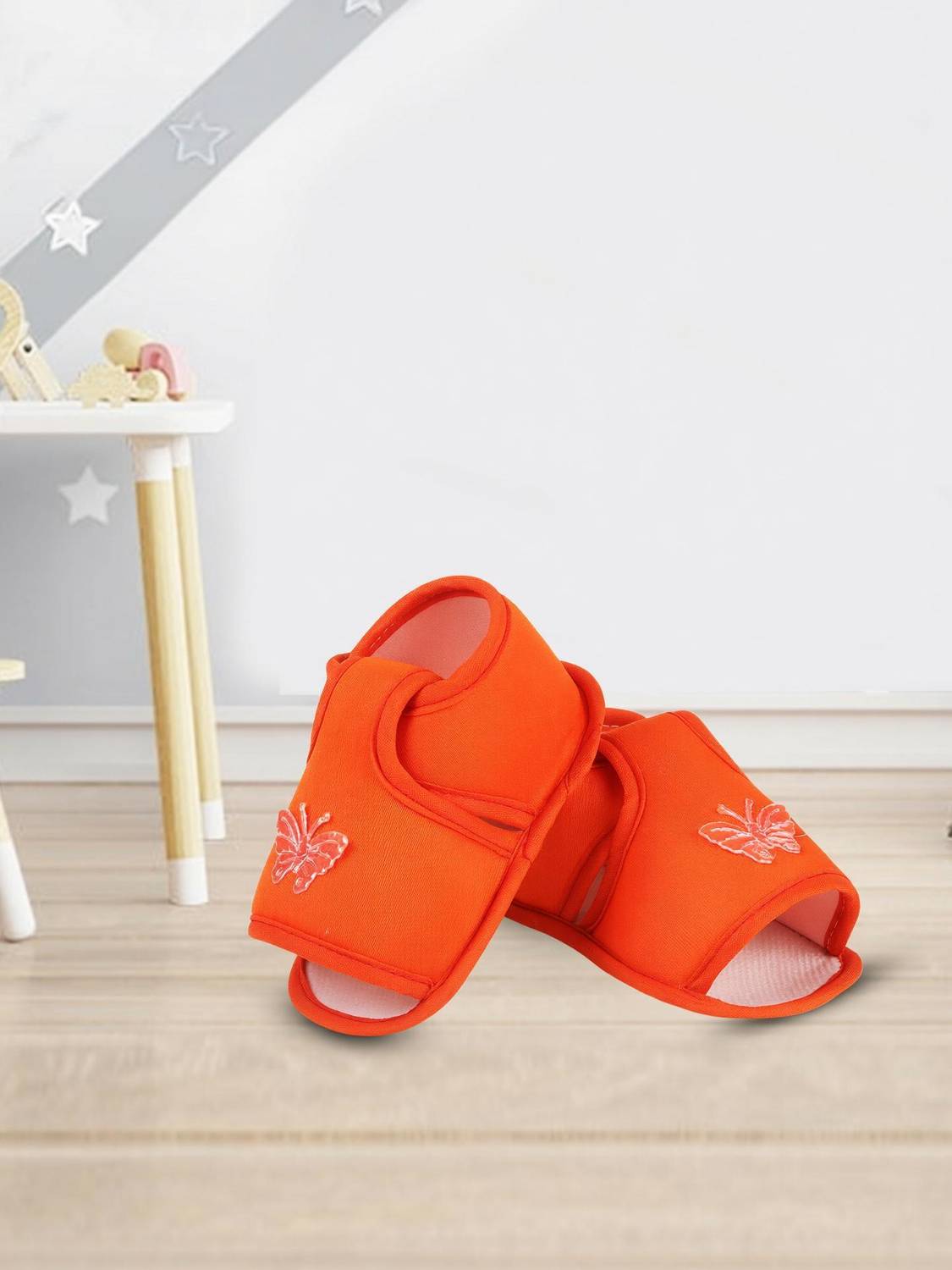 ASHISH TRADERS Booties