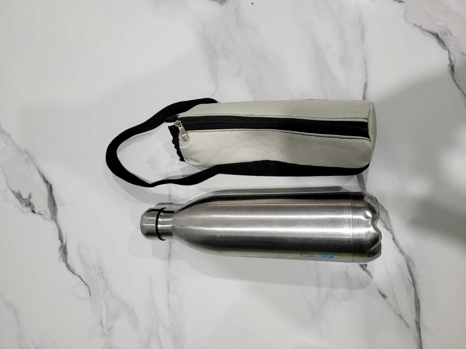Image of NEWSPARSH Jina Portable Water Bottle Cover With Shoulder Handle & Zipper Closure, 1 Littre (As Show In Image)