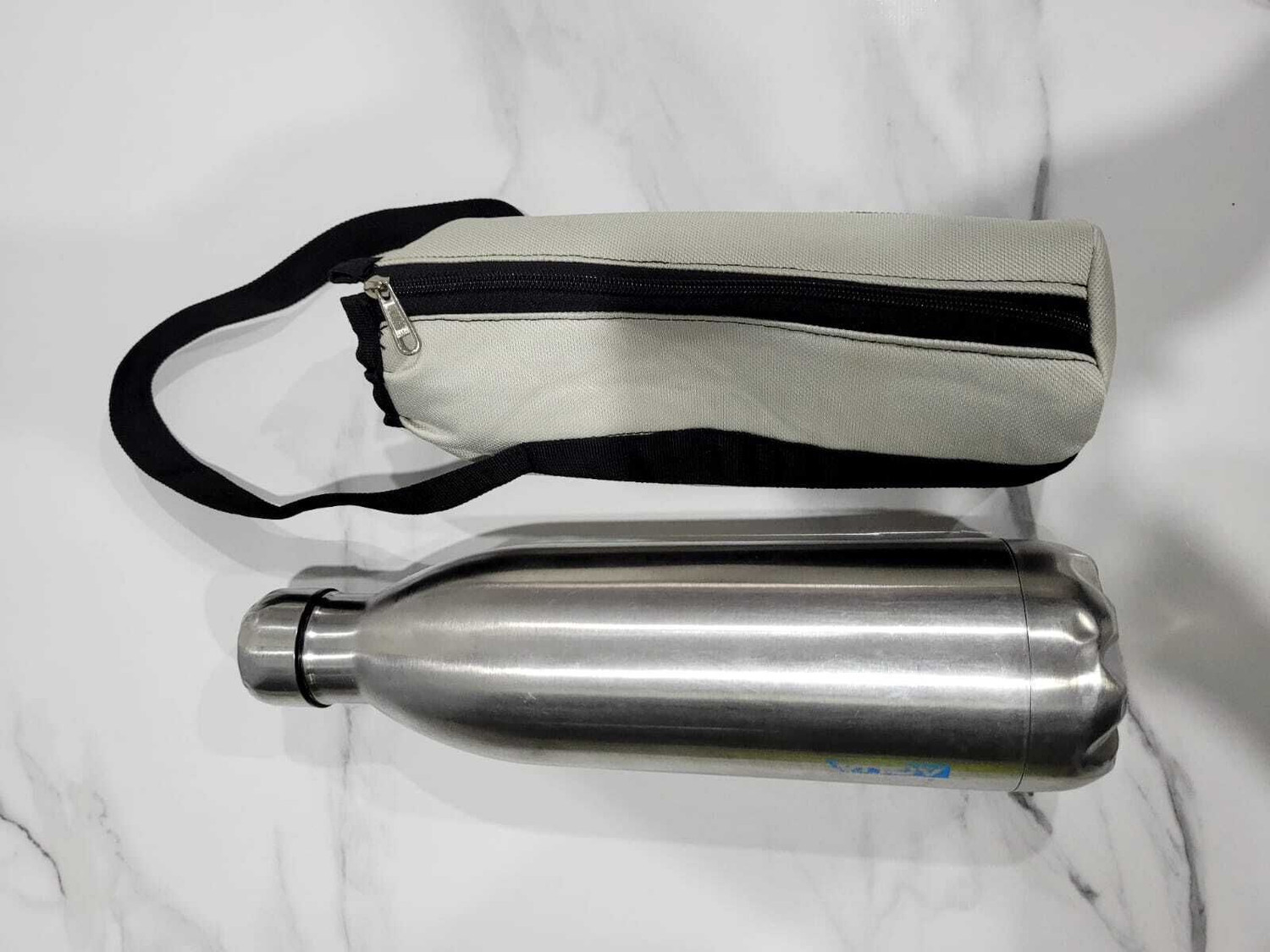 Image of NEWSPARSH Jina Portable Water Bottle Cover With Shoulder Handle & Zipper Closure, 1 Littre (As Show In Image)