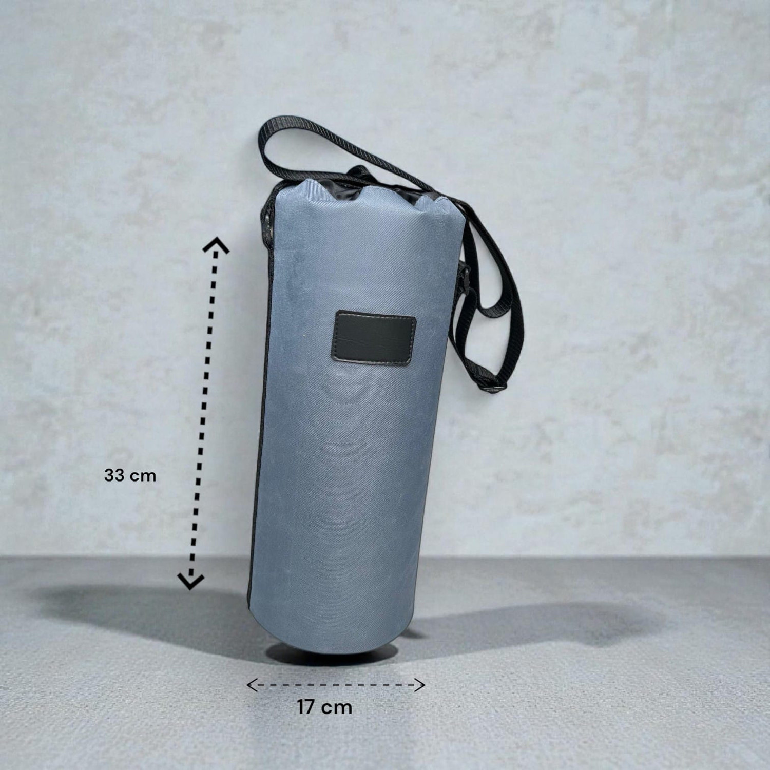 Image of AtoZ 2 liter water bottle cover gray