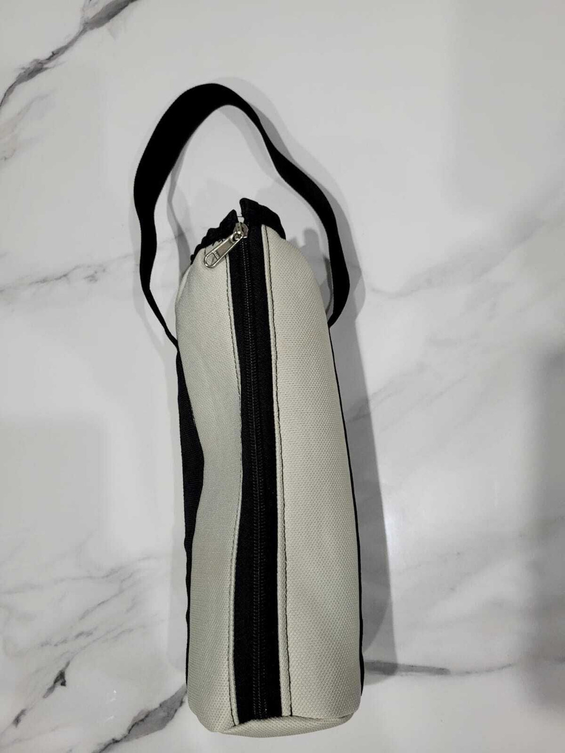 Image of NEWSPARSH Jina Portable Water Bottle Cover With Shoulder Handle & Zipper Closure, 1 Littre (As Show In Image)