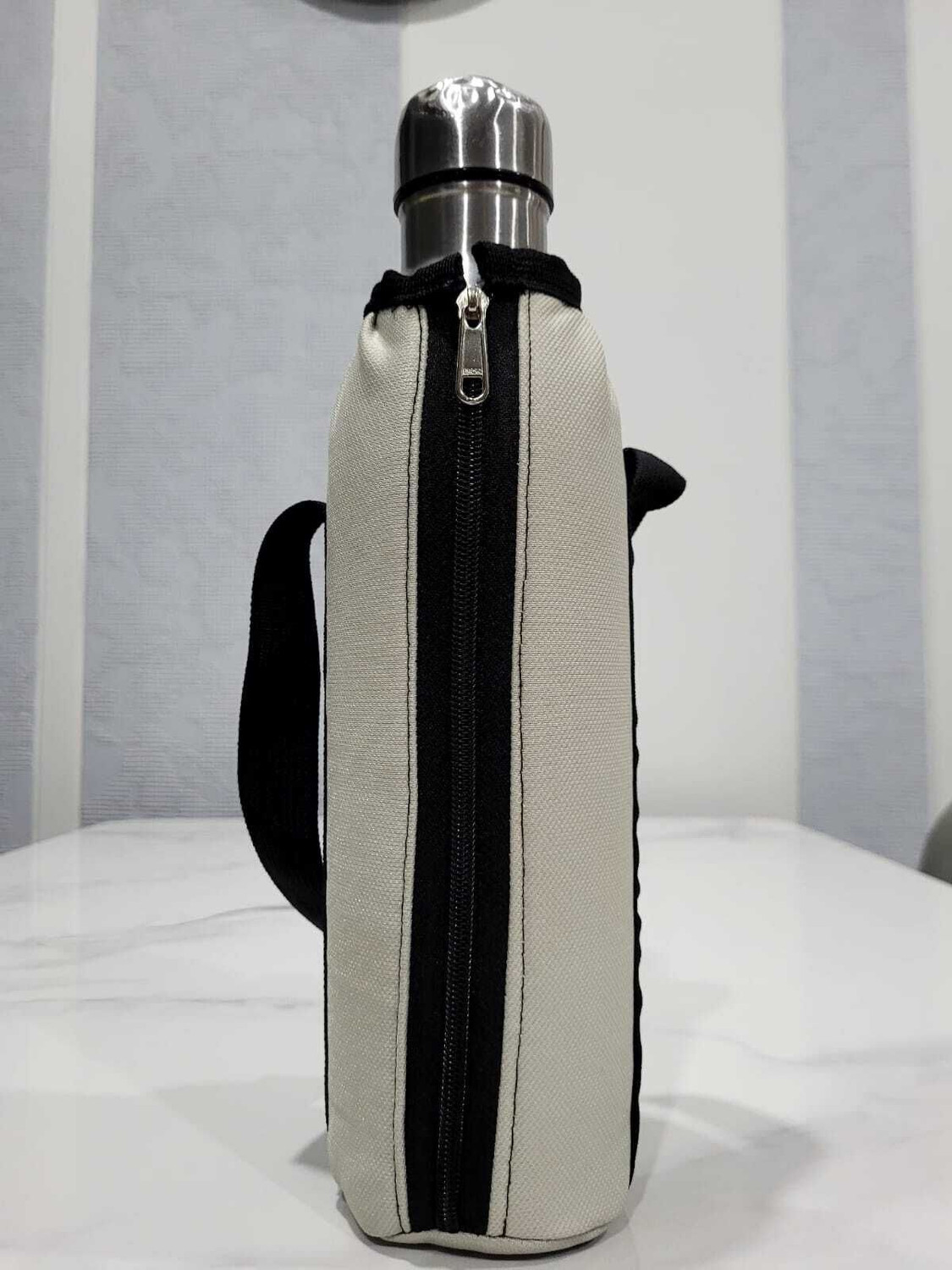Image of NEWSPARSH Jina Portable Water Bottle Cover With Shoulder Handle & Zipper Closure, 1 Littre (As Show In Image)