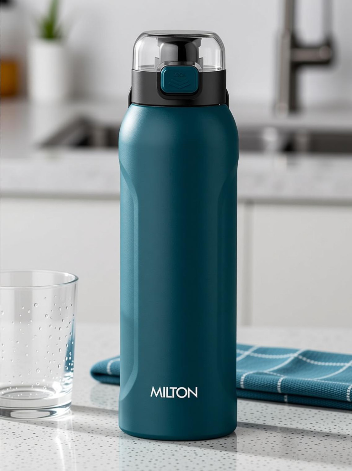 Image of MILTON Dual Flow 600 Thermosteel Water Bottle 595 ml with Twin Lid Sip or Gulp, Green 595 ml Stainless Steel Bottle