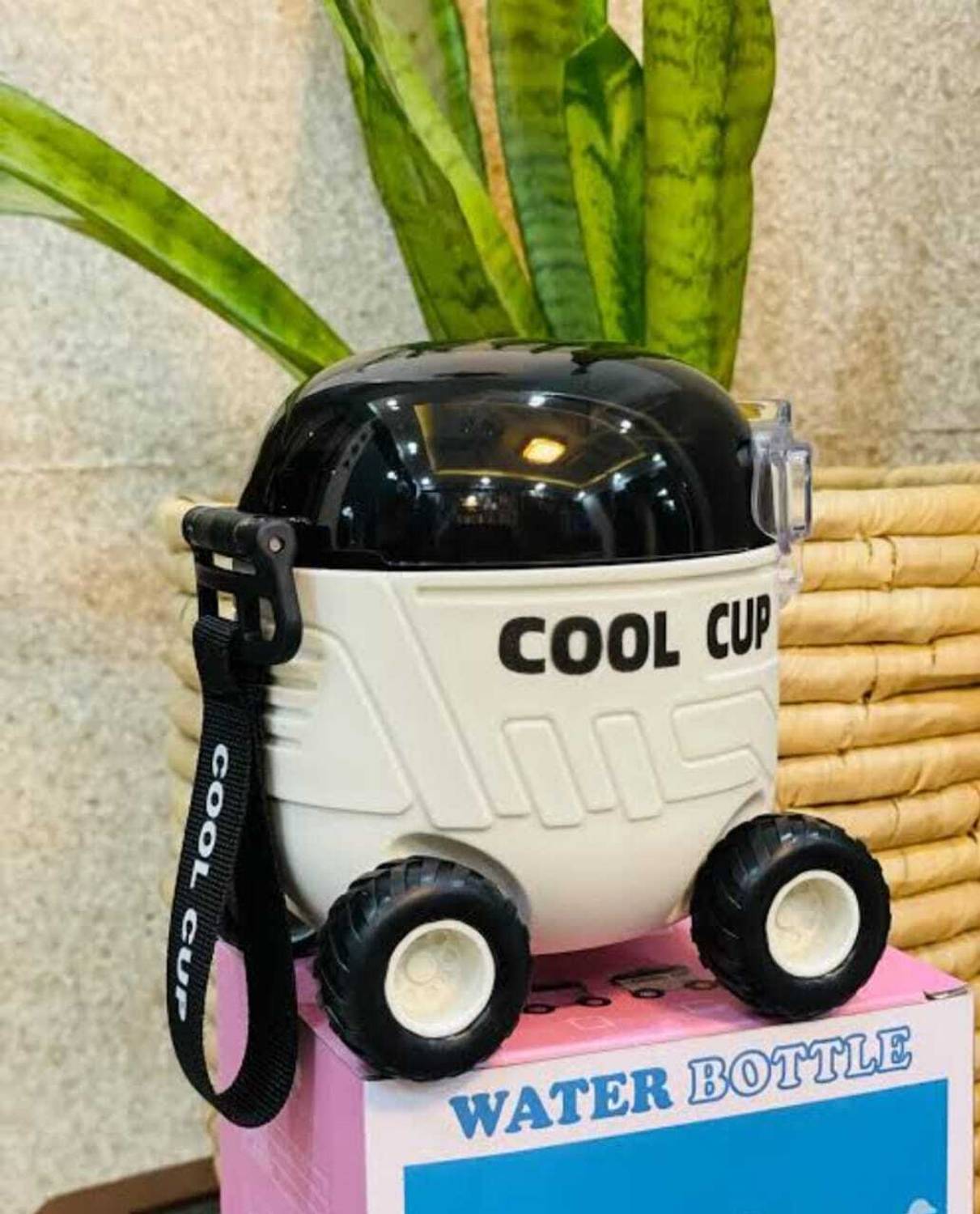 beyondfantasy Mars Rover Design Water Bottle for Kids with Wheels 550 ml Plastic Sipper