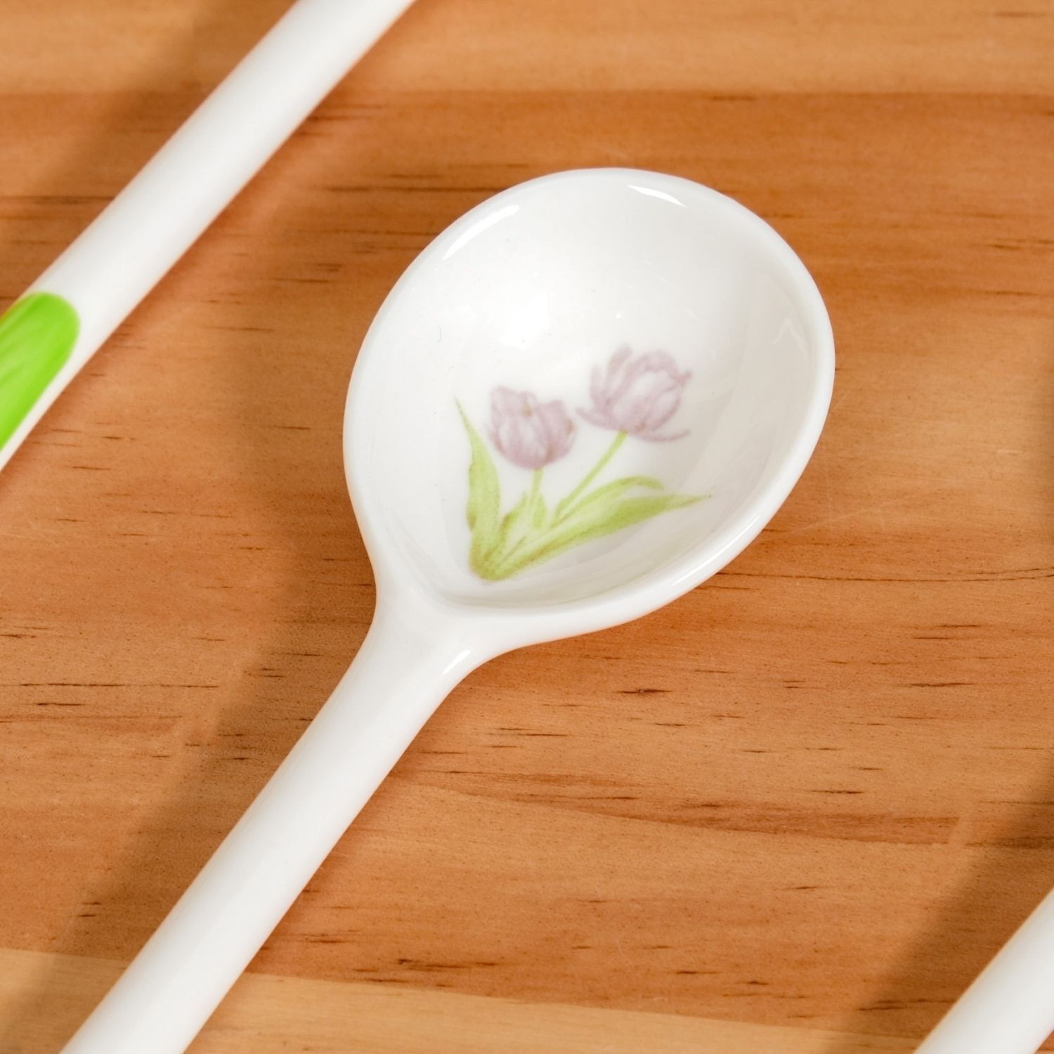Image of Nestasia Ceramic Serving Bowl Set of 4 Ceramic Soup Bowls 400ml with Spoon Microwave Safe, Curry & Desserts