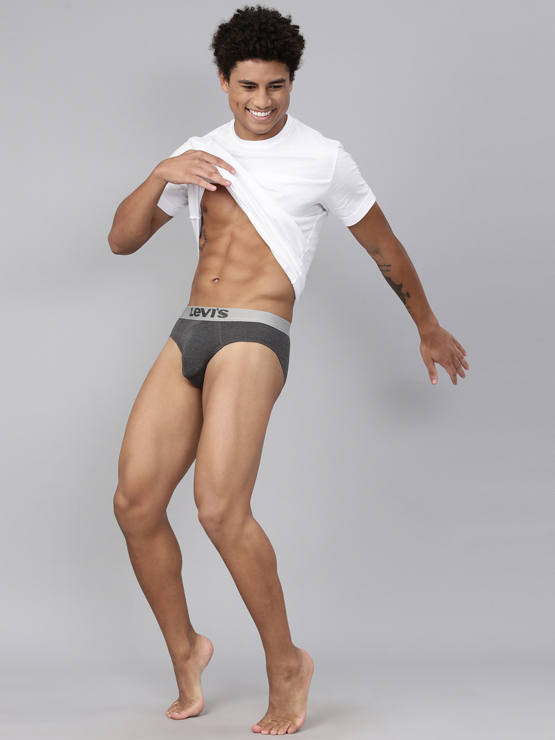Image of LEVI'S Men 017 Cotton Strech Solid Mid Rise Brief