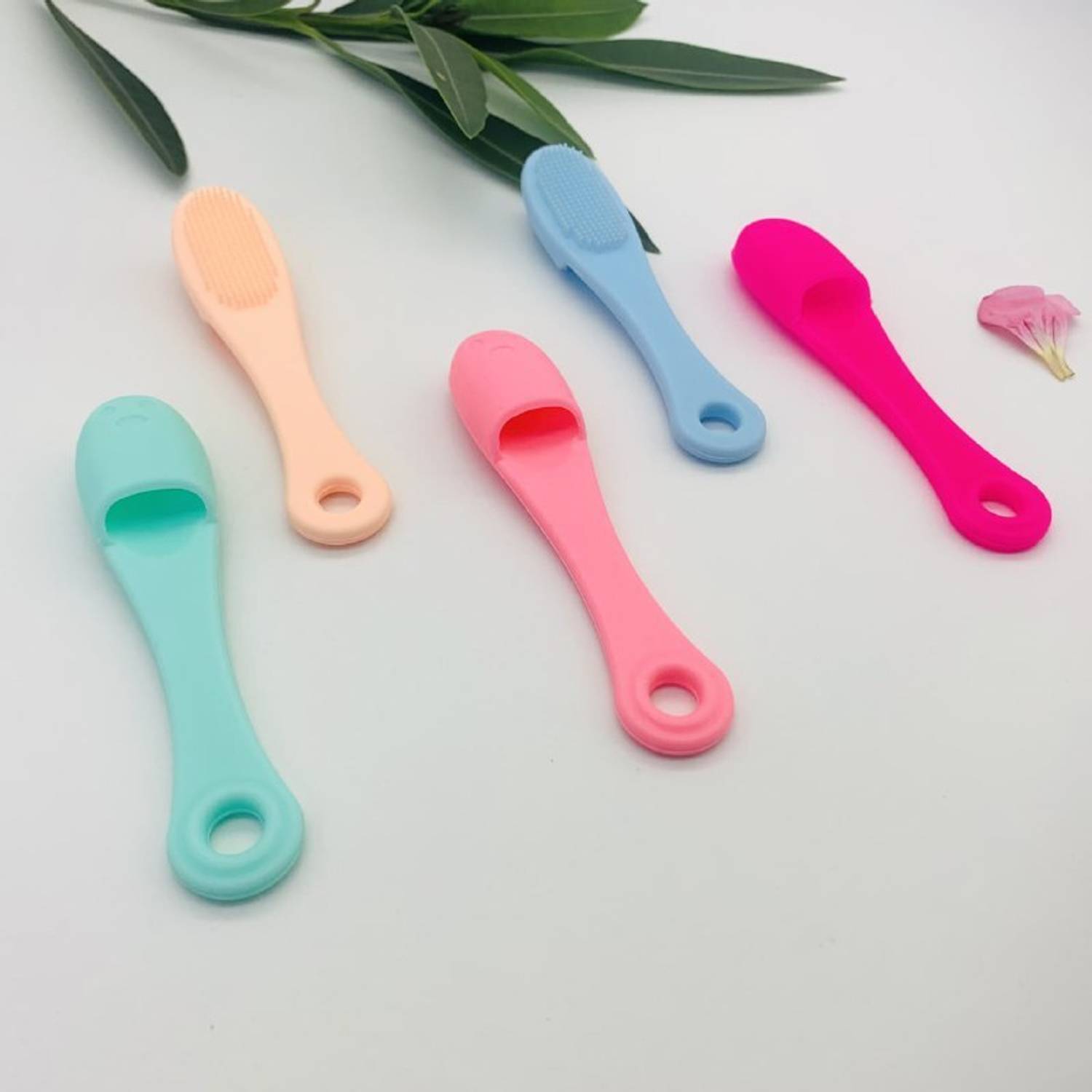 FLOSTRAIN 2 in 1 Facial Cleansing Brush - Image 5