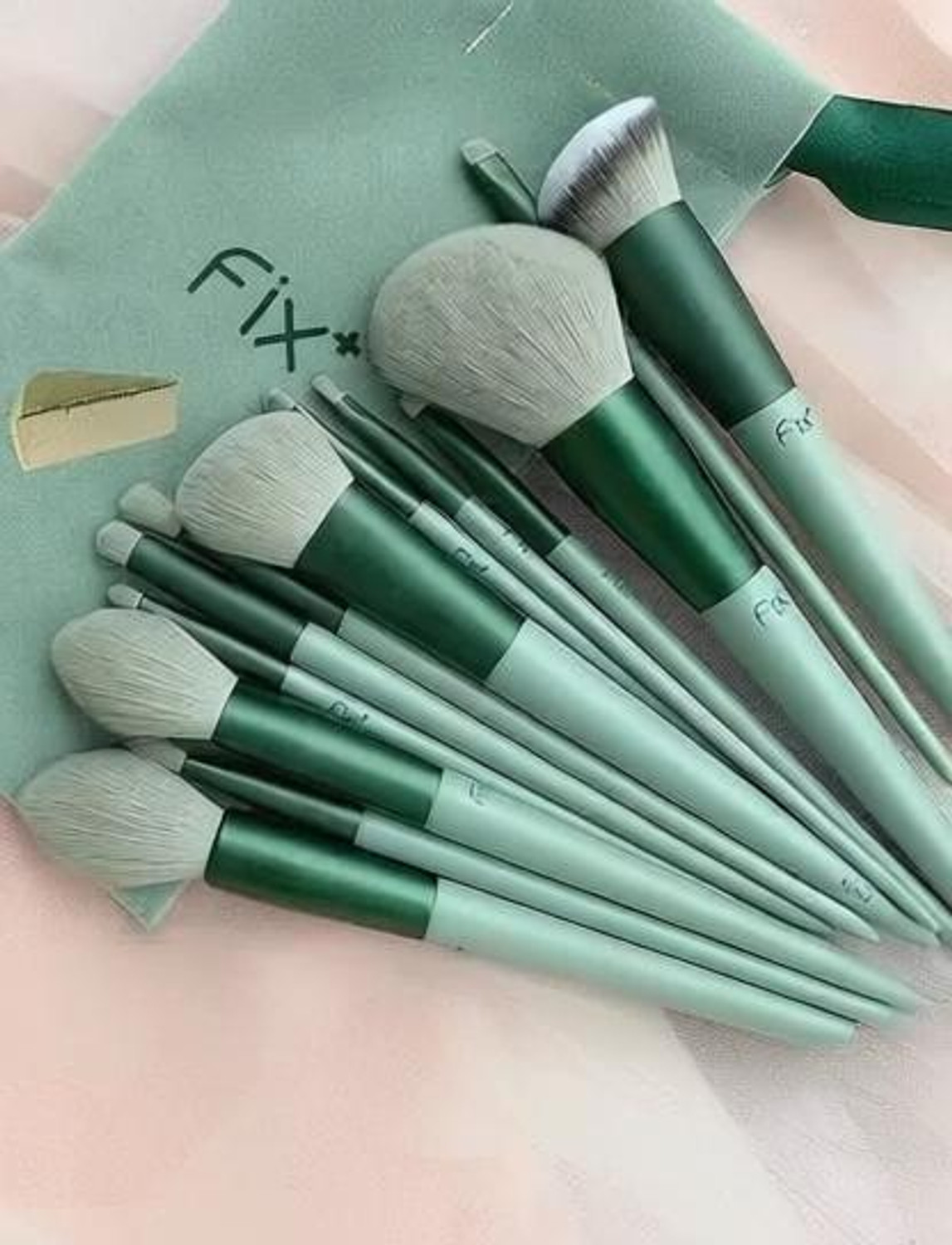 Image of Vagons Professional Makeup brush (set pack of 13) (Pack of 13)
