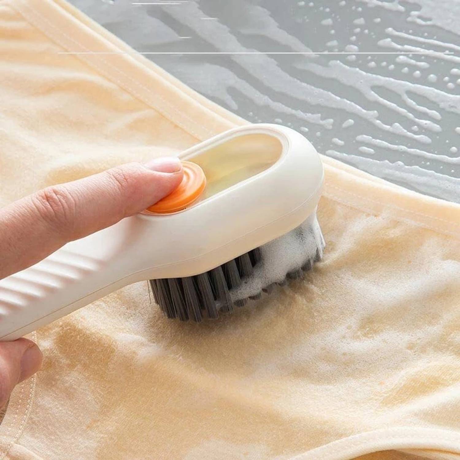 Black Gold Multifunctional Soft Brush with Liquid Dispenser for Cleaning shoe Brush