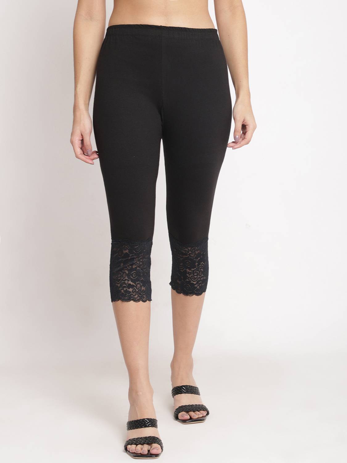 Viver Women Black Capri