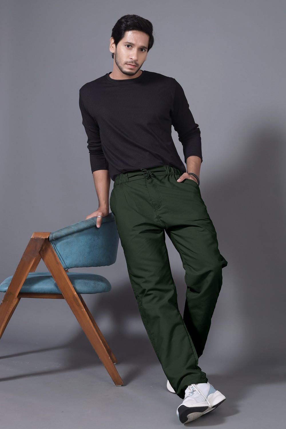 Image of FLIIP TRADING Regular Fit Men Green Trousers