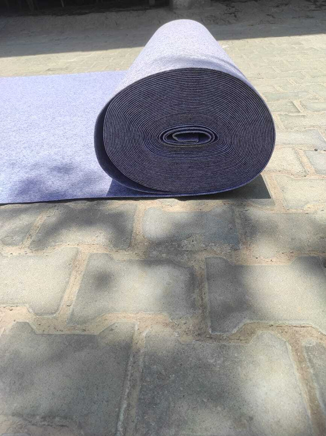 Image of KAYNAT CARPET 5 ft X 30.1 ft Nylon Carpet