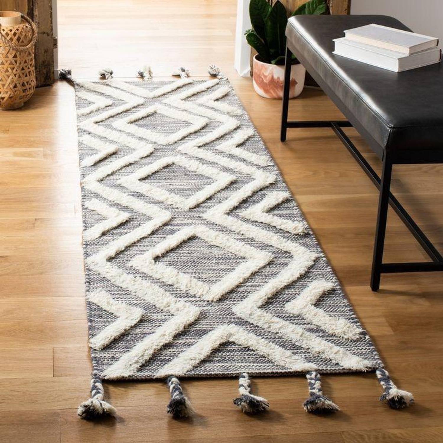ALSTONIA 55 cm X 152 cm Cotton Runner