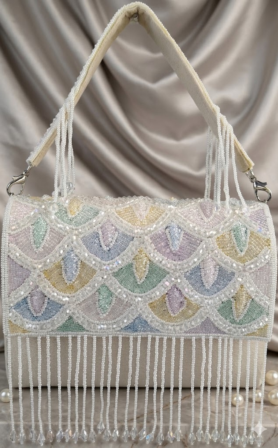 Image of I Z ENTERPRISES Party Silver Clutch