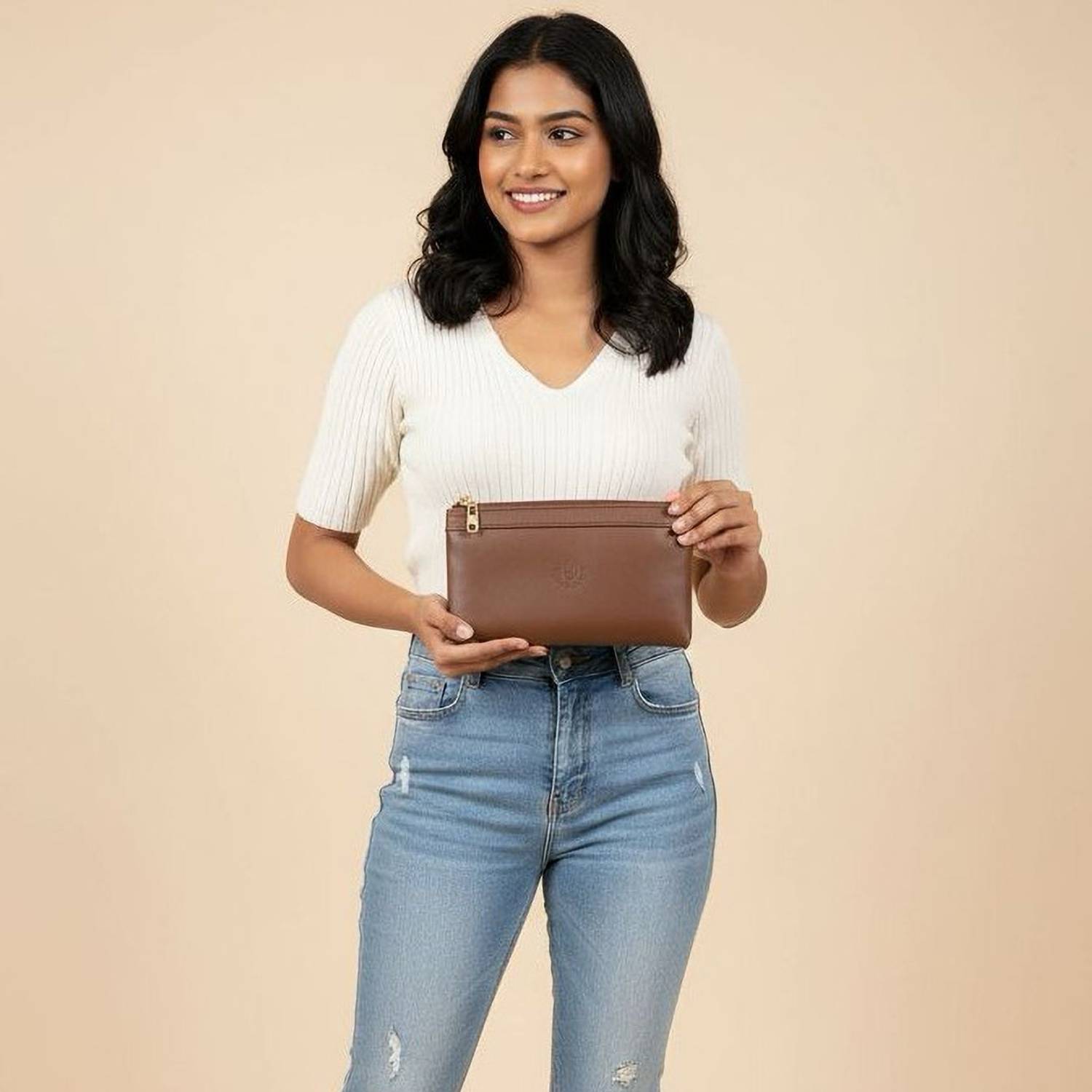 BATUTA HUB Casual Tan Clutch