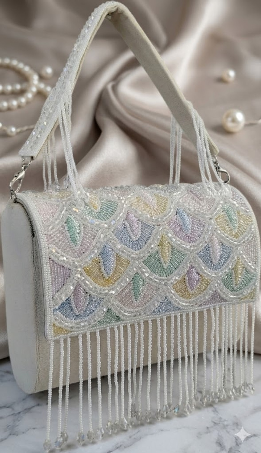 Image of I Z ENTERPRISES Party Silver Clutch