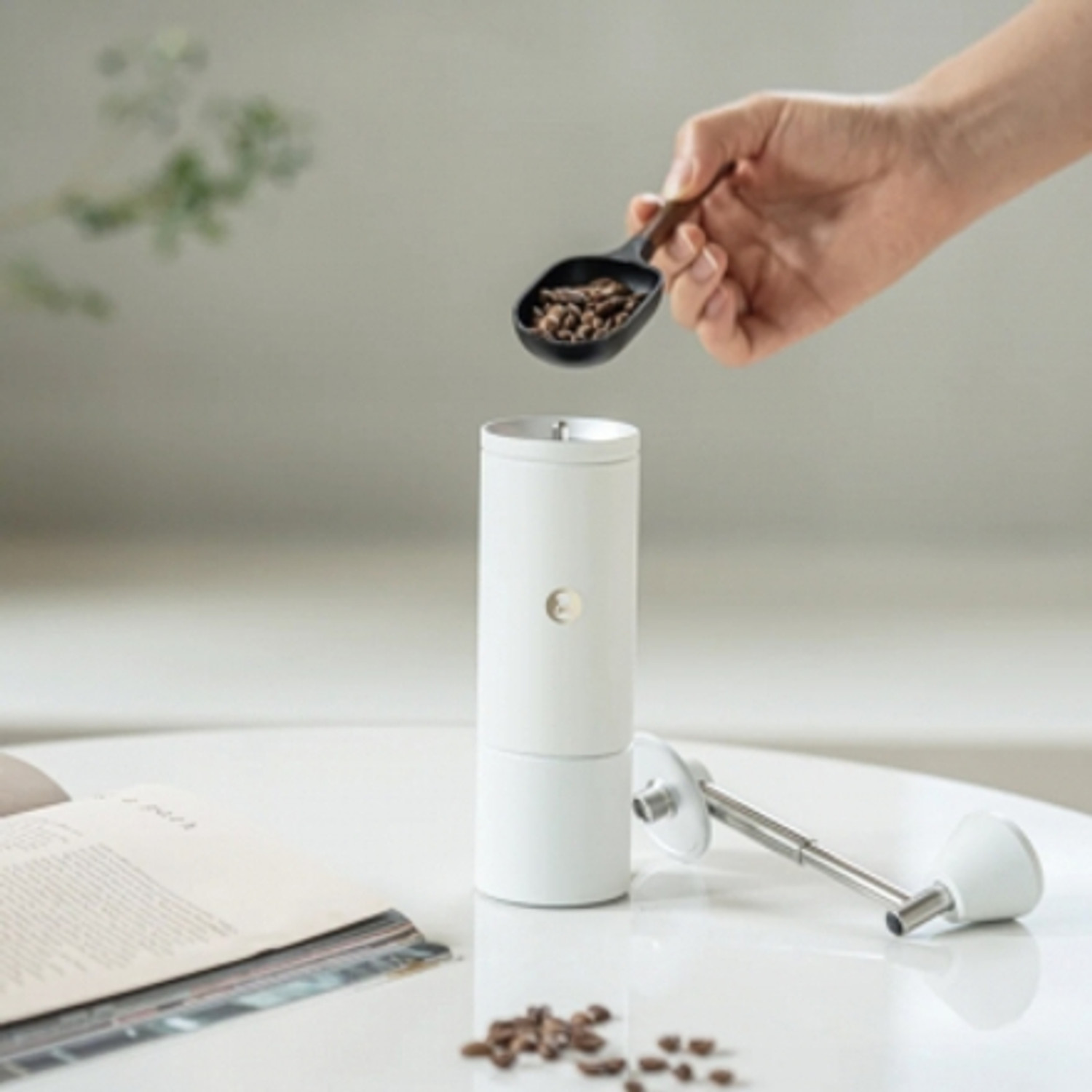 Image of TIMEMORE Coffee Grinder Chestnut C5 - White 42mm SUS420 Burr for Pour-over and espresso 3 Cups Coffee Maker