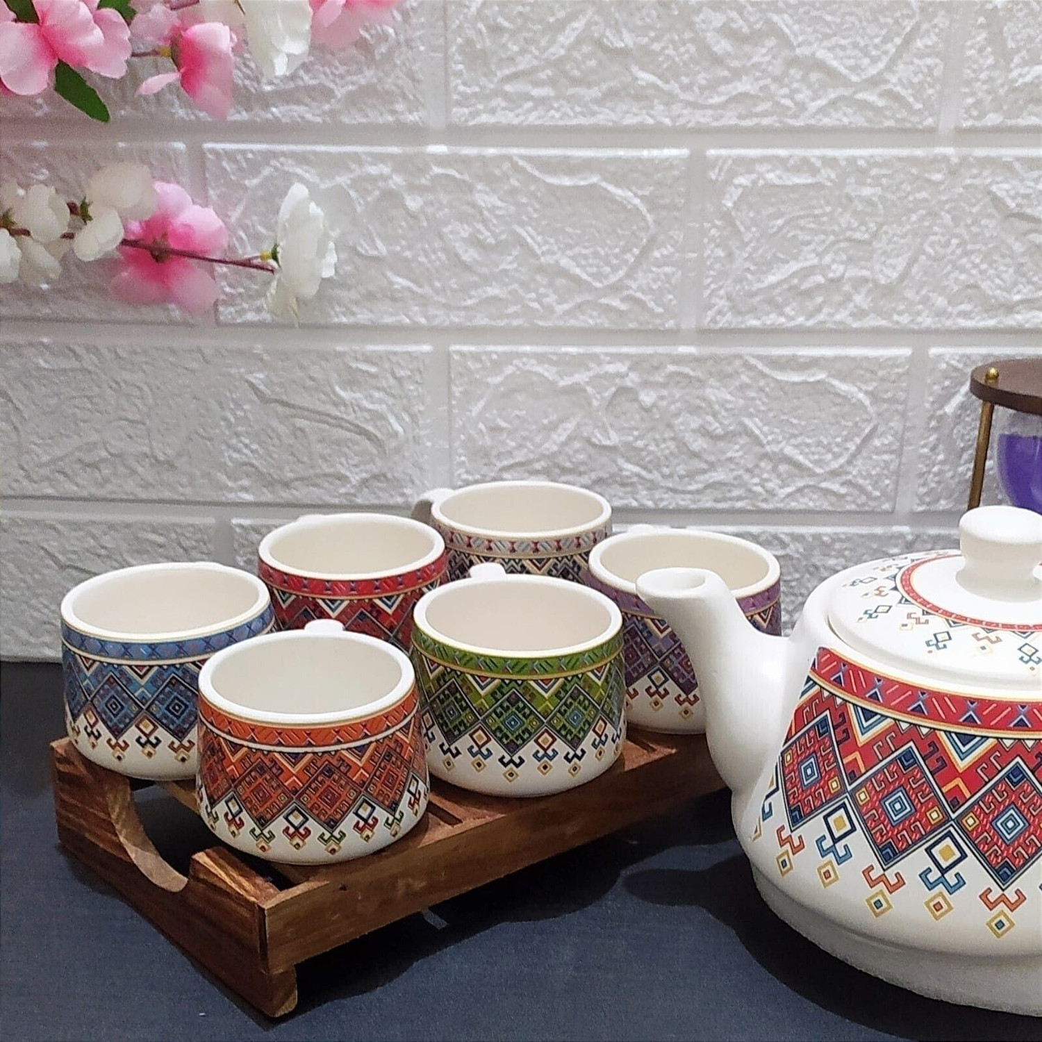Image of AAV WORLD Pack of 1 Ceramic KASHMERI ART KETTLE WITH TEA CUPS