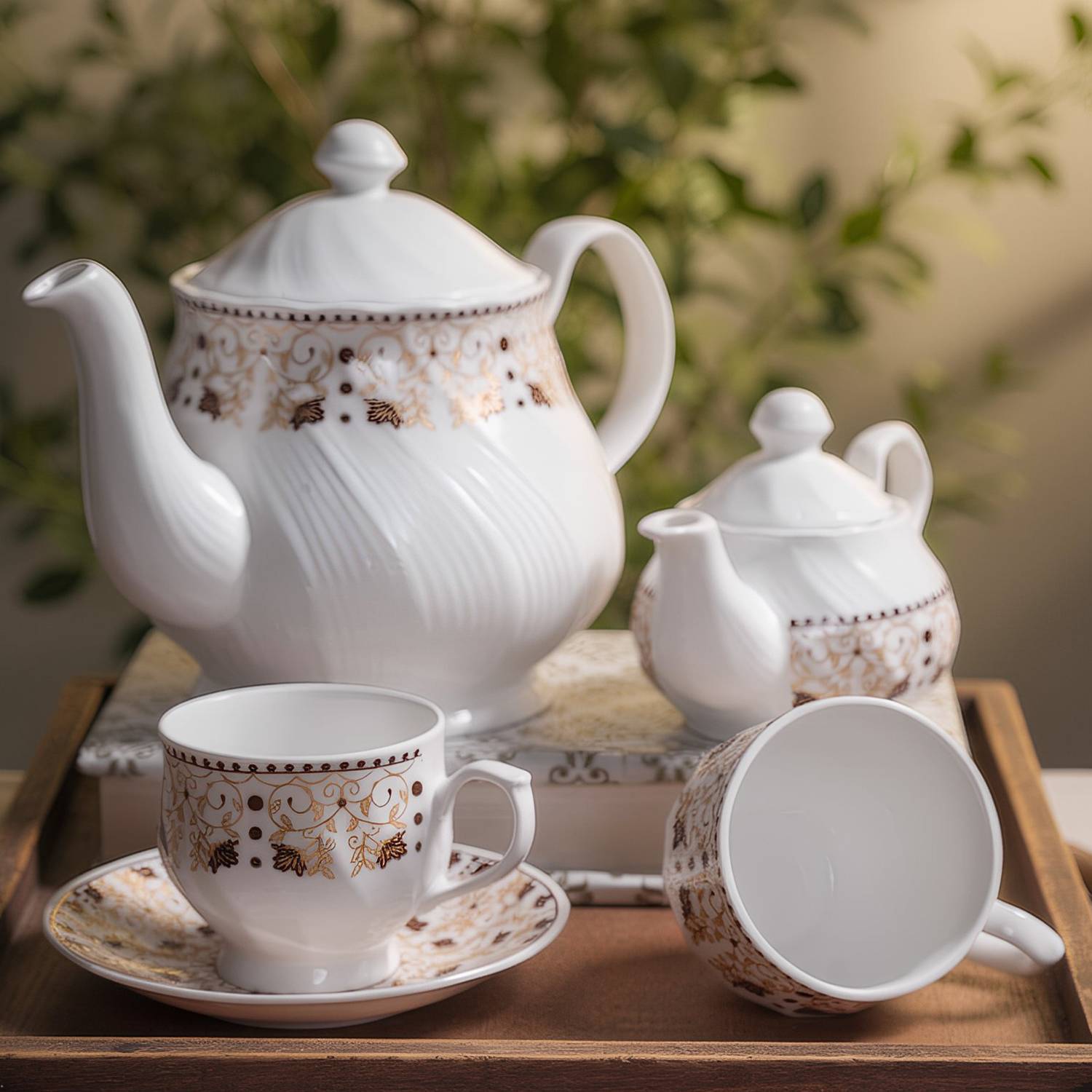 UPC Pack of 15 Ceramic Tea Set With Kettle - Image 1