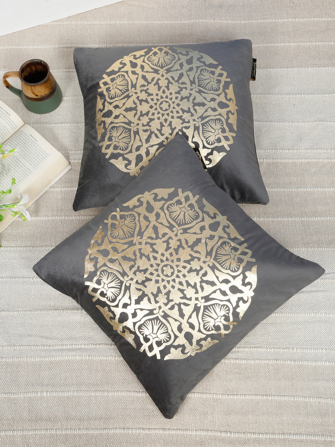 Image of CARLTON LONDON Velvet Cushions Cover